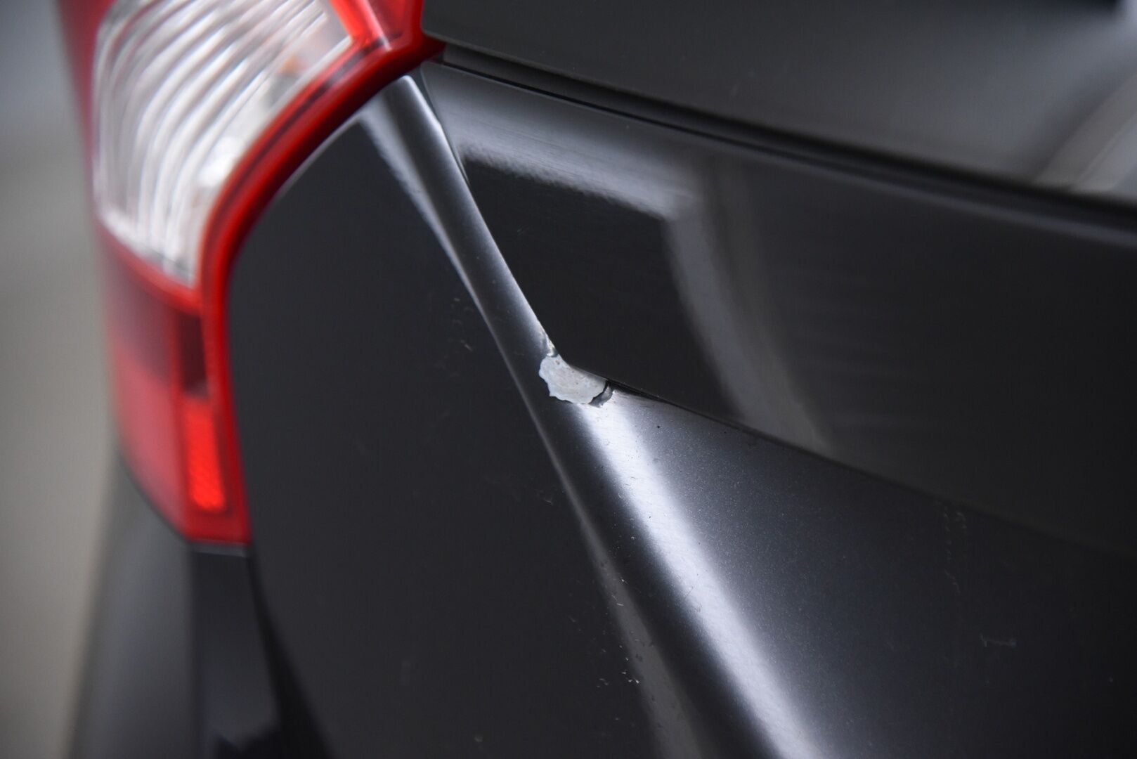 Volvo V60 2011 V60 Farmari 2,4 (AC) D5 Summum aut / Adapt. vak / Vetokoukku / Muistipenkki / YritysOutlet - Myydään vain yrityksille - HUIPPUVARUSTELTU HUIPPUHINTAAN!  Tämä auto myydään YritysOutlet -valikoimasta vain yritykselle
