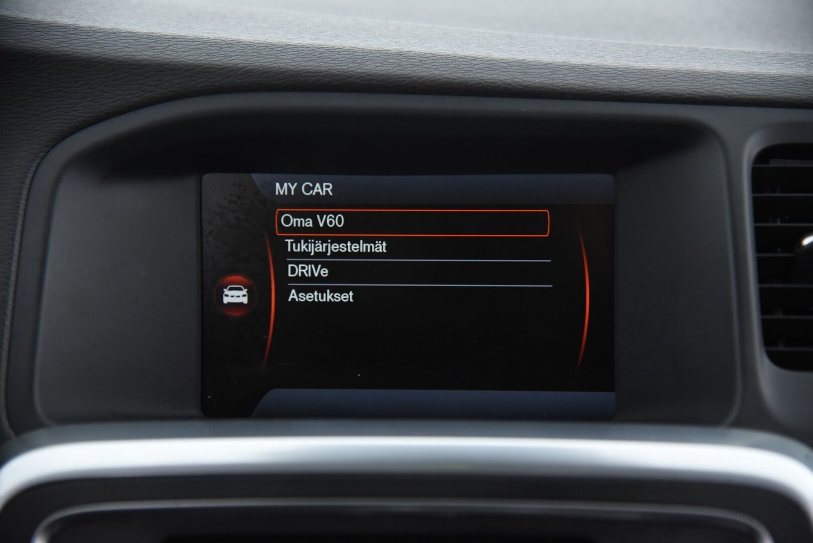 Volvo V60 2011 V60 Farmari 2,4 (AC) D5 Summum aut / Adapt. vak / Vetokoukku / Muistipenkki / YritysOutlet - Myydään vain yrityksille - HUIPPUVARUSTELTU HUIPPUHINTAAN!  Tämä auto myydään YritysOutlet -valikoimasta vain yritykselle