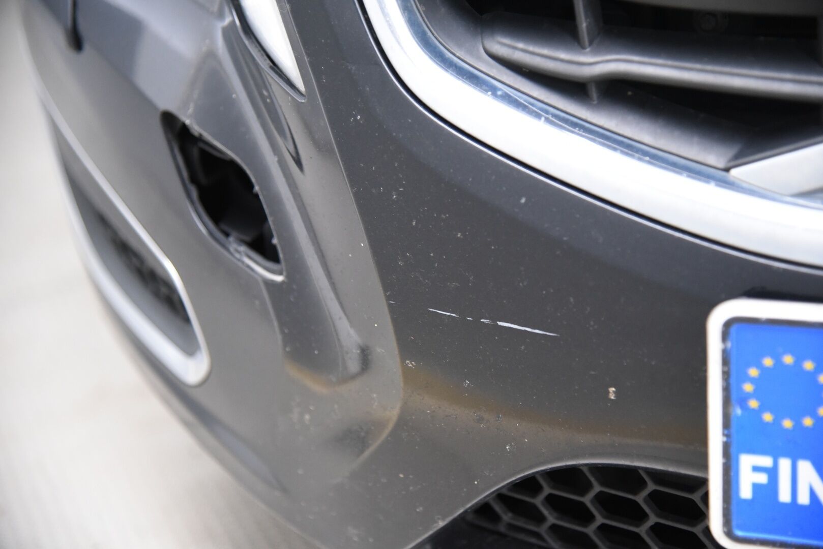 Volvo V60 2011 V60 Farmari 2,4 (AC) D5 Summum aut / Adapt. vak / Vetokoukku / Muistipenkki / YritysOutlet - Myydään vain yrityksille - HUIPPUVARUSTELTU HUIPPUHINTAAN!  Tämä auto myydään YritysOutlet -valikoimasta vain yritykselle