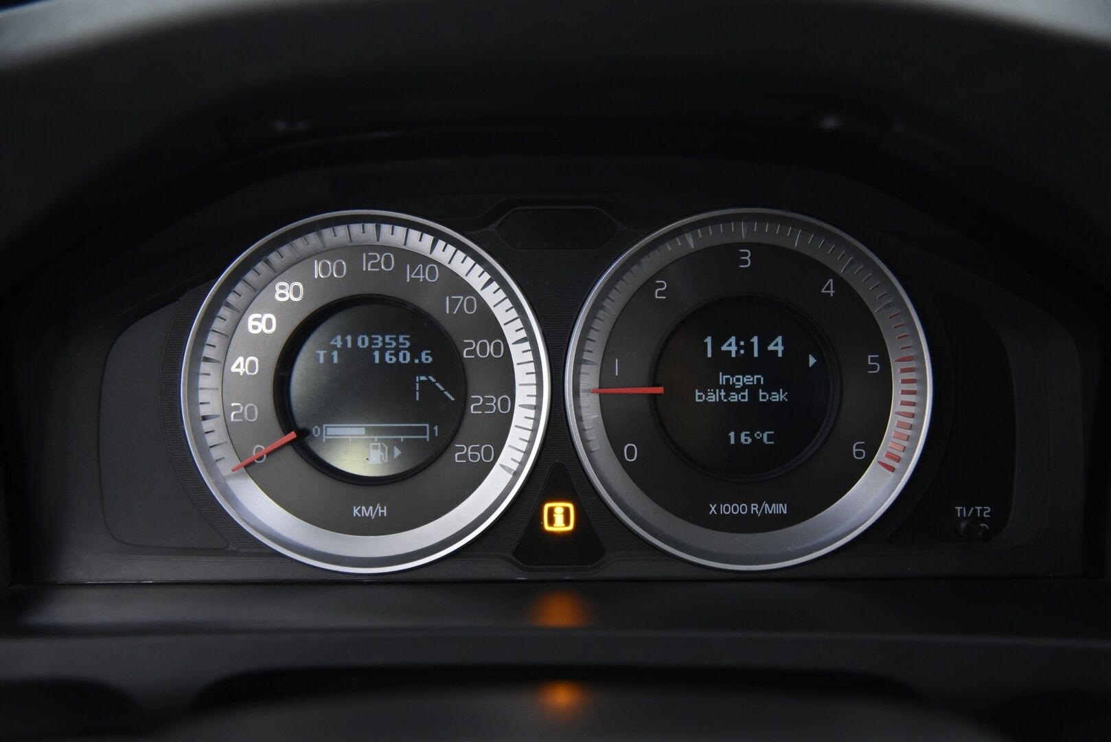 Volvo V60 2011 V60 Farmari 2,4 (AC) D5 Summum aut / Adapt. vak / Vetokoukku / Muistipenkki / YritysOutlet - Myydään vain yrityksille - HUIPPUVARUSTELTU HUIPPUHINTAAN!  Tämä auto myydään YritysOutlet -valikoimasta vain yritykselle