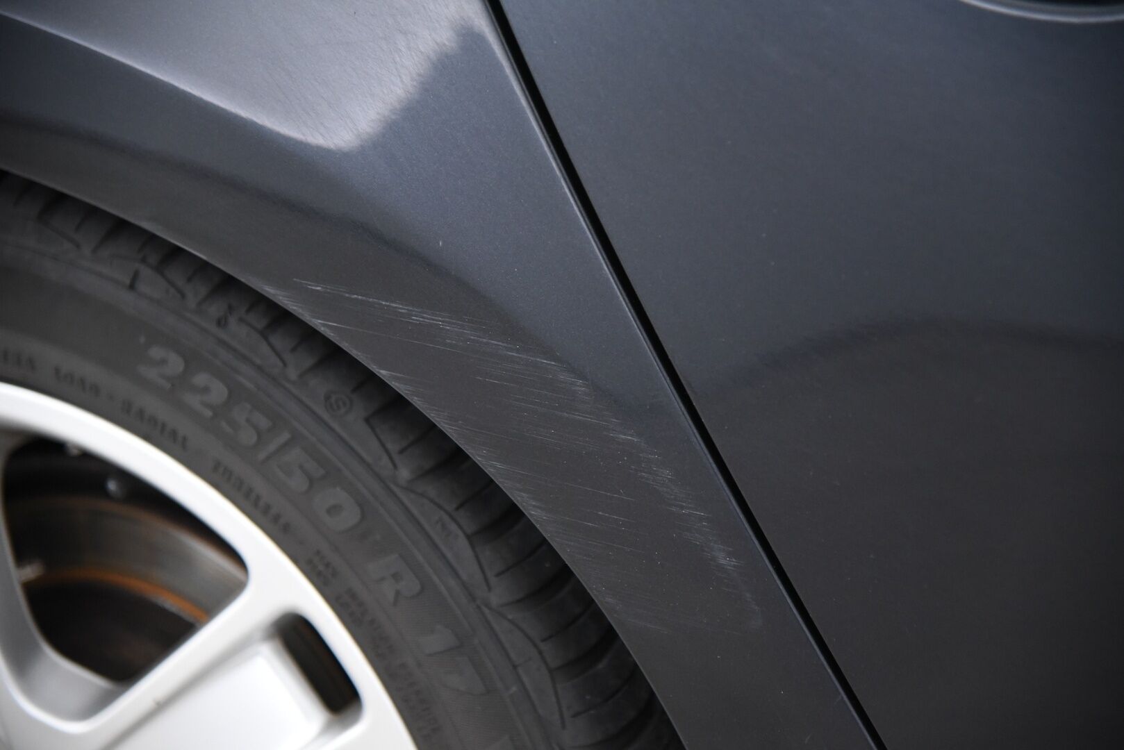 Volvo V60 2011 V60 Farmari 2,4 (AC) D5 Summum aut / Adapt. vak / Vetokoukku / Muistipenkki / YritysOutlet - Myydään vain yrityksille - HUIPPUVARUSTELTU HUIPPUHINTAAN!  Tämä auto myydään YritysOutlet -valikoimasta vain yritykselle