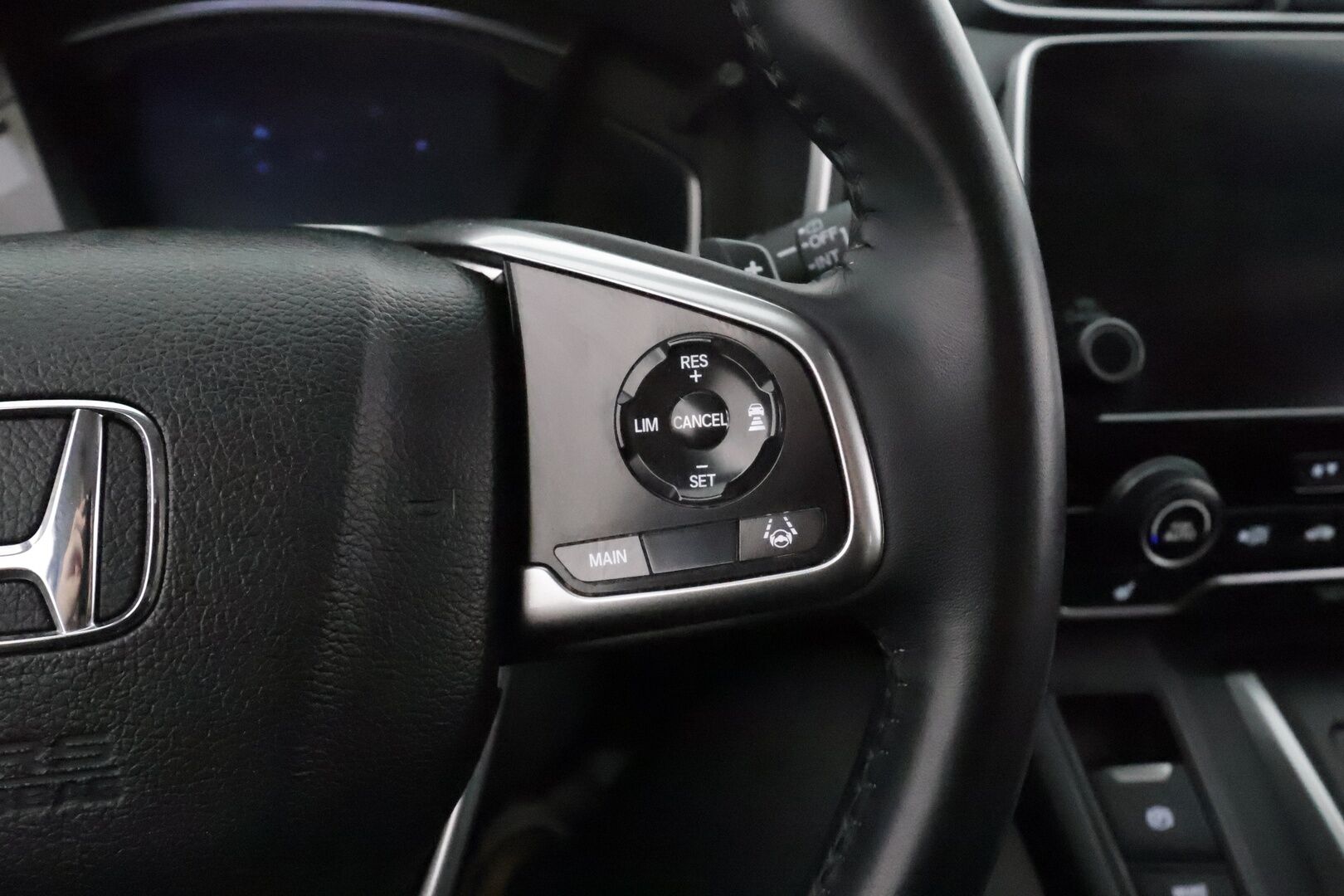 Honda CR-V 2019 Hybrid Elegance AWD AT *ACC / Kamera / KeylessGo / LED / Navi / Apple&Android* - 3,99 % KORKOTARJOUS TÄHÄN AUTOON 31.8. ASTI! - Suomi-auto / Kahdet OEM Vanteet 
