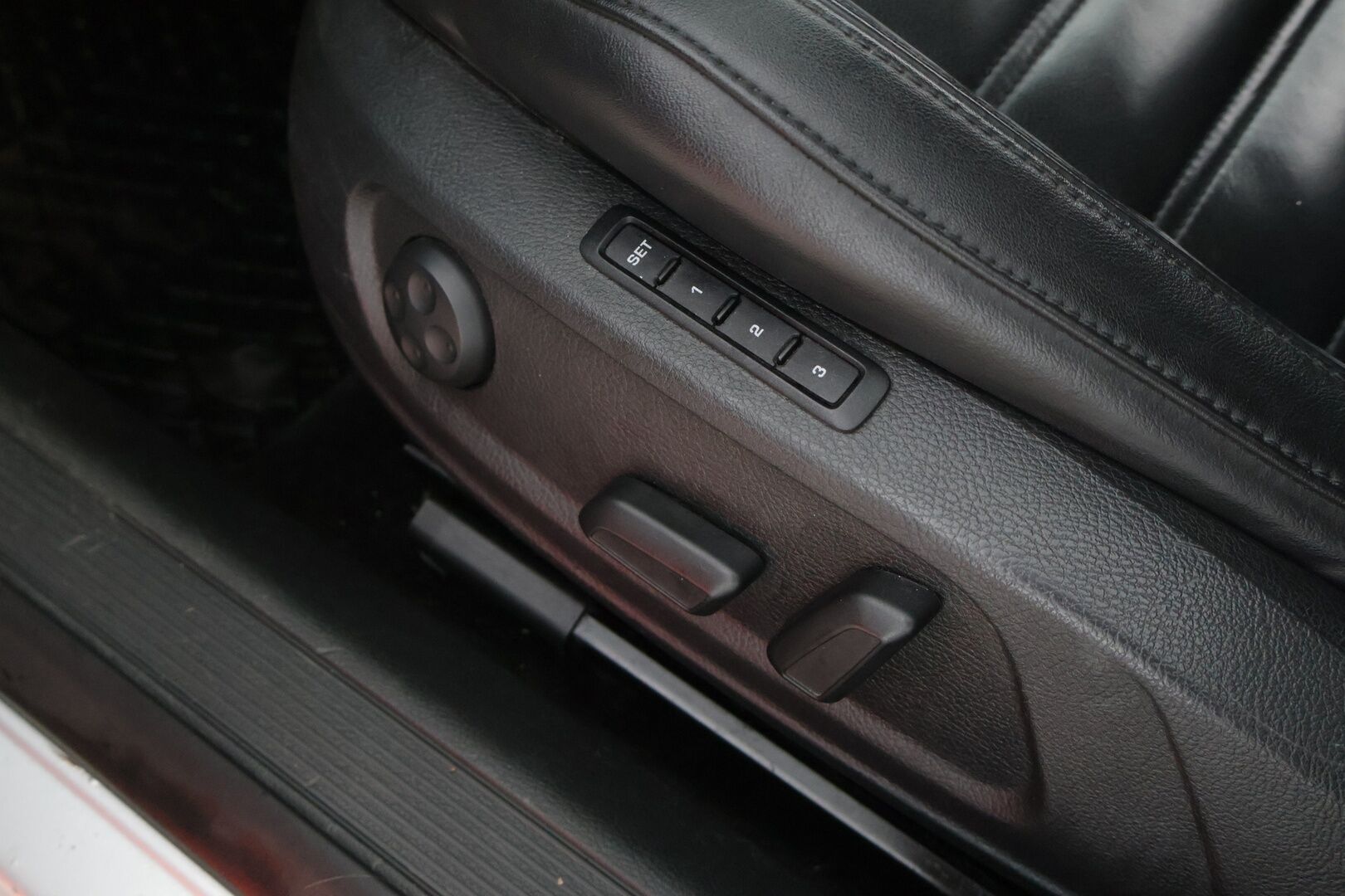 Volkswagen Passat 2012 Variant Highline 1,4 EcoFuel TSI 110 kW (150 hv) *YritysOutlet, Myydään vain yrityksille!* - Koukku / Nahat / Vakkari / Lohko / Xenon