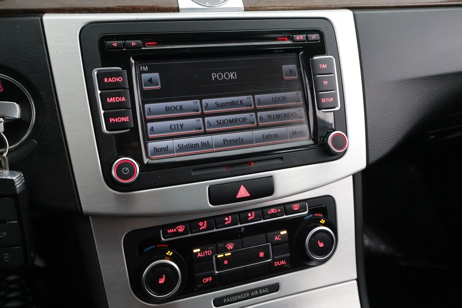 Volkswagen Passat 2012 Variant Highline 1,4 EcoFuel TSI 110 kW (150 hv) *YritysOutlet, Myydään vain yrityksille!* - Koukku / Nahat / Vakkari / Lohko / Xenon