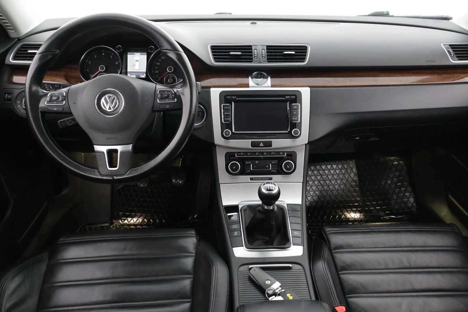 Volkswagen Passat 2012 Variant Highline 1,4 EcoFuel TSI 110 kW (150 hv) *YritysOutlet, Myydään vain yrityksille!* - Koukku / Nahat / Vakkari / Lohko / Xenon