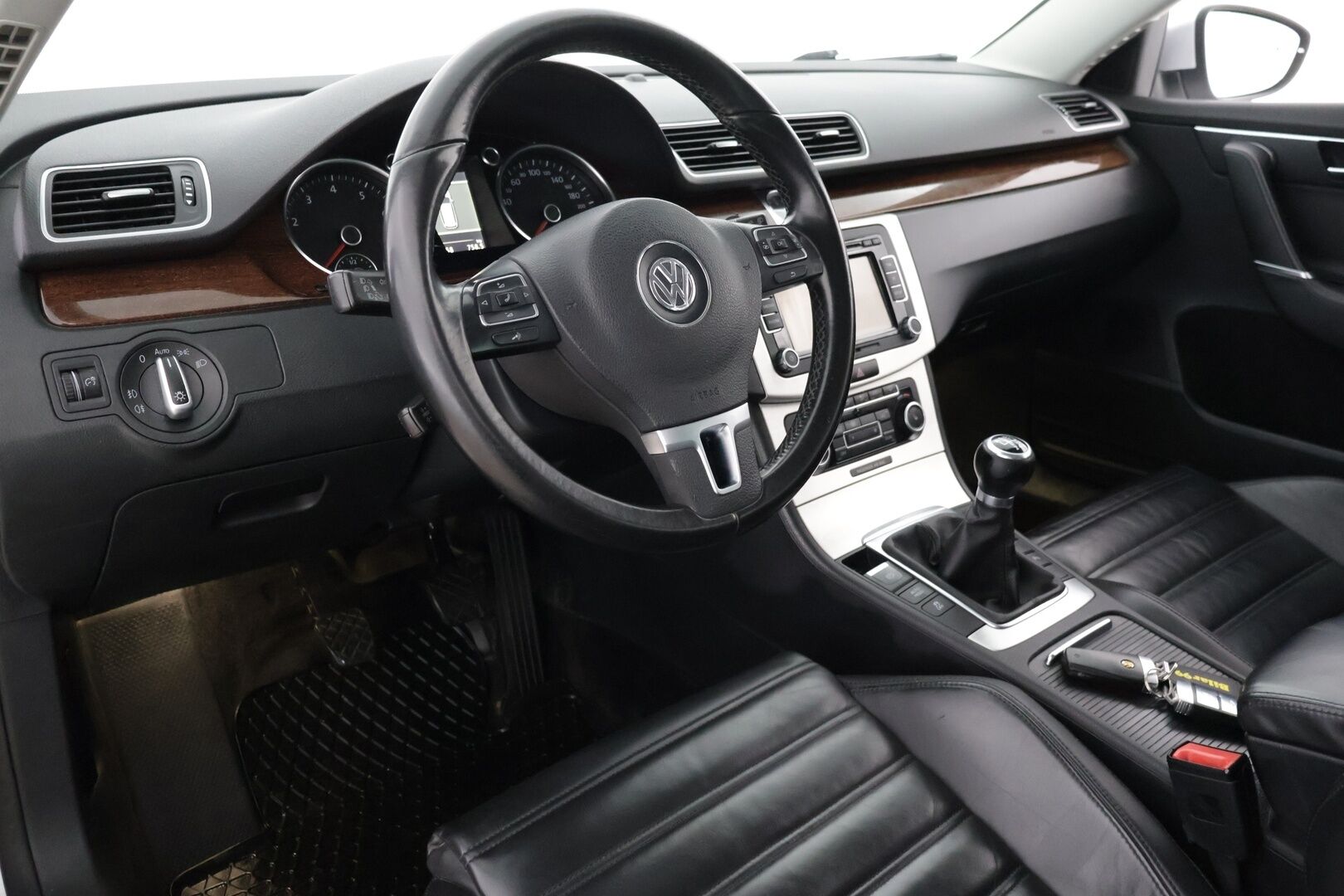 Volkswagen Passat 2012 Variant Highline 1,4 EcoFuel TSI 110 kW (150 hv) *YritysOutlet, Myydään vain yrityksille!* - Koukku / Nahat / Vakkari / Lohko / Xenon