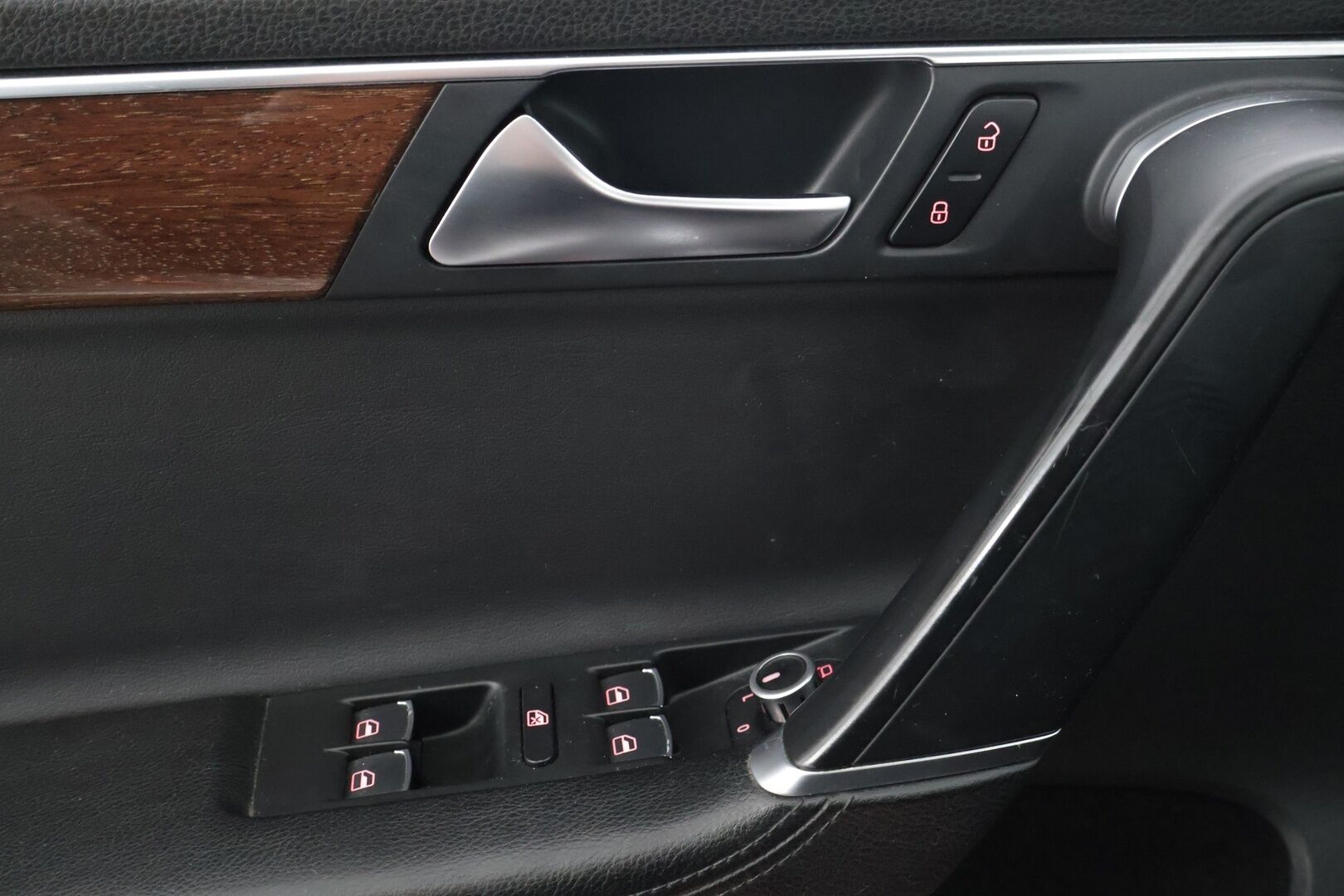 Volkswagen Passat 2012 Variant Highline 1,4 EcoFuel TSI 110 kW (150 hv) *YritysOutlet, Myydään vain yrityksille!* - Koukku / Nahat / Vakkari / Lohko / Xenon