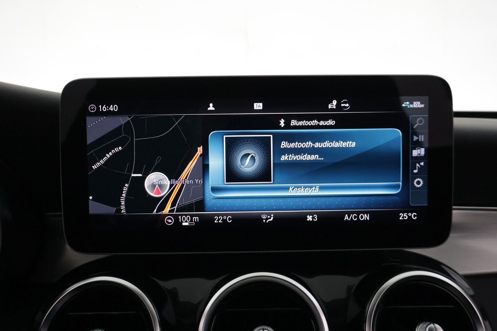 Mercedes-Benz C 2019 200 4Matic T A Business Avantgarde ** Lohko+sisäp / Facelift! / Multibeam LED / Vetokoukku / P.kamera / Sporttipenkit ** - Osta itsellesi tilava ja taloudellinen juuri merkkihuollettu C-sarjan Mercedes vetokoukulla, lohkolämmittimellä ja kahdella hyvällä rengassarjalla! 