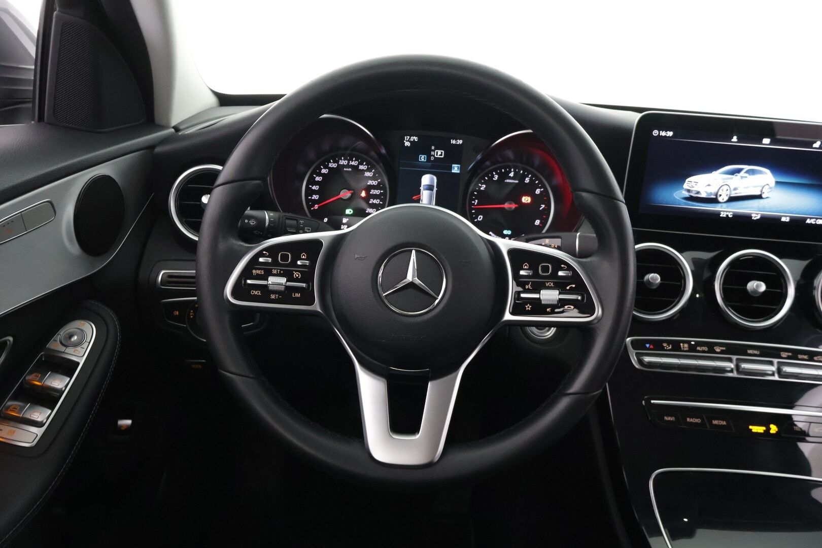 Mercedes-Benz C 2019 200 4Matic T A Business Avantgarde ** Lohko+sisäp / Facelift! / Multibeam LED / Vetokoukku / P.kamera / Sporttipenkit ** - Osta itsellesi tilava ja taloudellinen juuri merkkihuollettu C-sarjan Mercedes vetokoukulla, lohkolämmittimellä ja kahdella hyvällä rengassarjalla! 