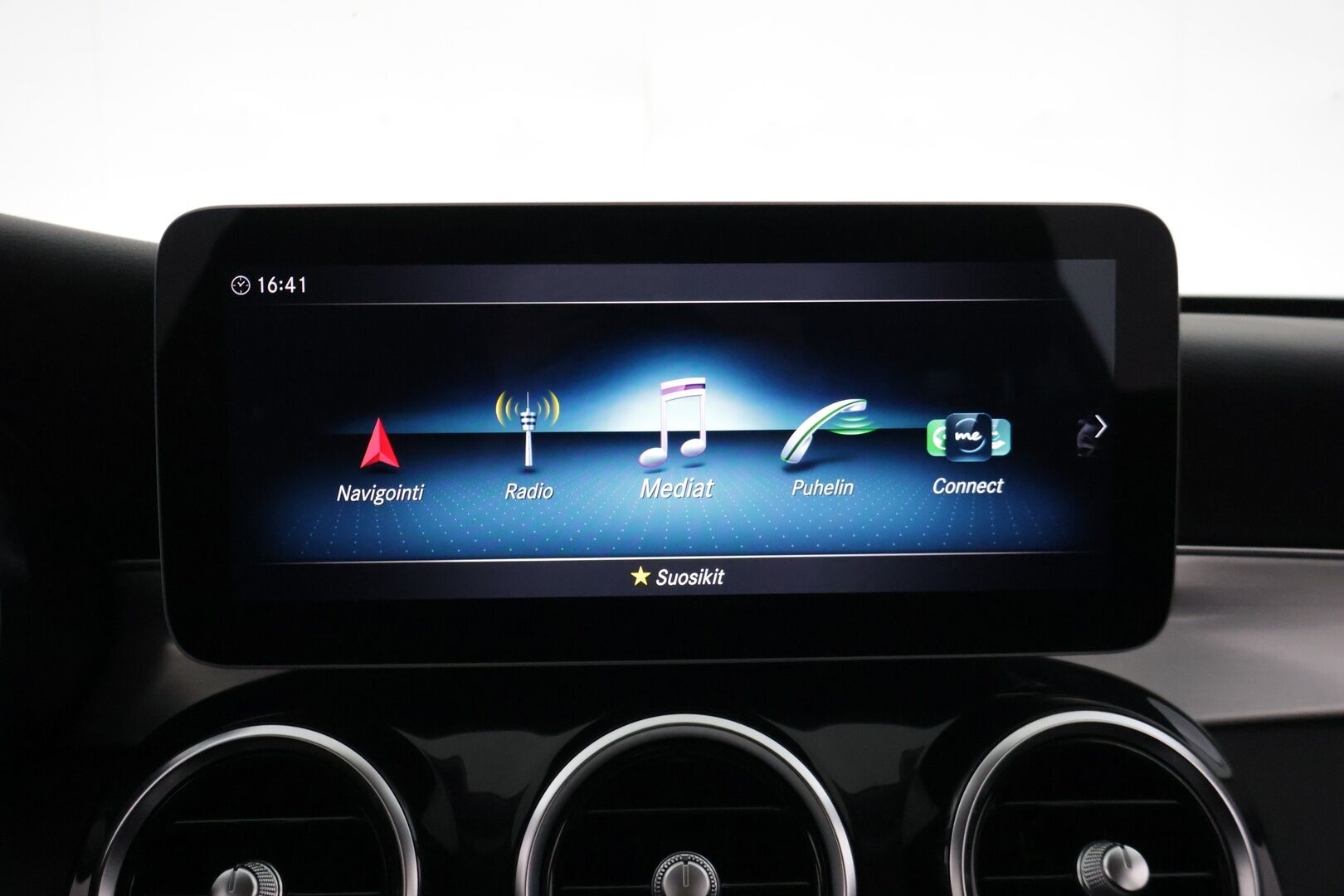 Mercedes-Benz C 2019 200 4Matic T A Business Avantgarde ** Lohko+sisäp / Facelift! / Multibeam LED / Vetokoukku / P.kamera / Sporttipenkit ** - Osta itsellesi tilava ja taloudellinen juuri merkkihuollettu C-sarjan Mercedes vetokoukulla, lohkolämmittimellä ja kahdella hyvällä rengassarjalla! 