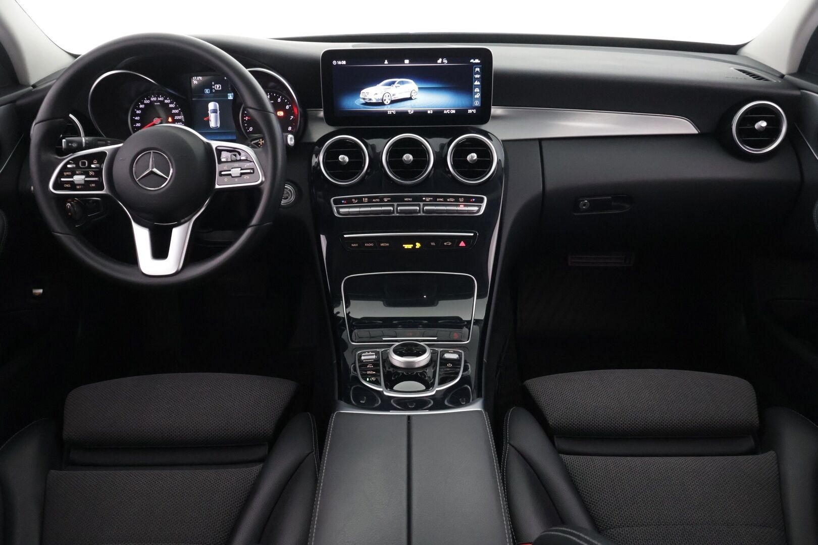 Mercedes-Benz C 2019 200 4Matic T A Business Avantgarde ** Lohko+sisäp / Facelift! / Multibeam LED / Vetokoukku / P.kamera / Sporttipenkit ** - Tästä tilava ja taloudellinen juuri merkkihuollettu C-sarjan Mercedes vetokoukulla, lohkolämmittimellä ja kahdella hyvällä rengassarjalla! 