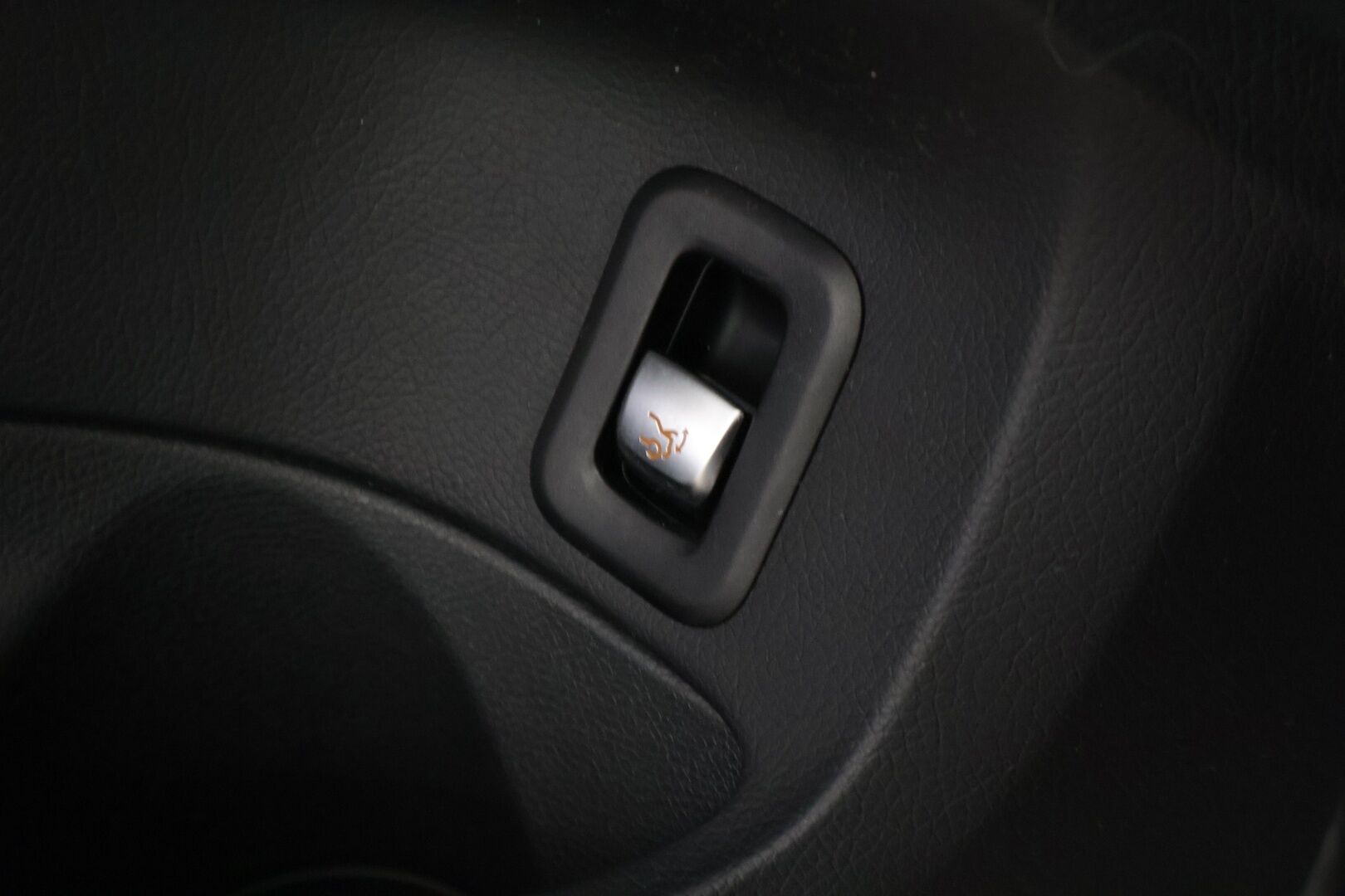 Mercedes-Benz C 2019 200 4Matic T A Business Avantgarde ** Lohko+sisäp / Facelift! / Multibeam LED / Vetokoukku / P.kamera / Sporttipenkit ** - Osta itsellesi tilava ja taloudellinen juuri merkkihuollettu C-sarjan Mercedes vetokoukulla, lohkolämmittimellä ja kahdella hyvällä rengassarjalla! 