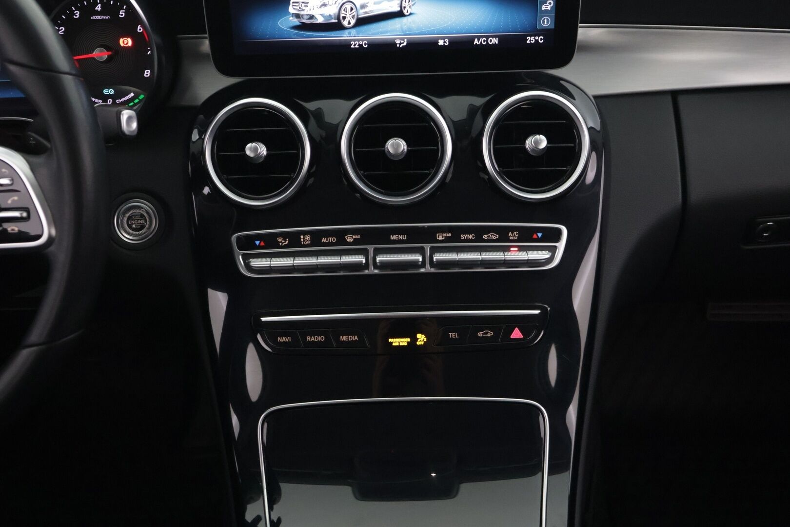 Mercedes-Benz C 2019 200 4Matic T A Business Avantgarde ** Lohko+sisäp / Facelift! / Multibeam LED / Vetokoukku / P.kamera / Sporttipenkit ** - Tästä tilava ja taloudellinen juuri merkkihuollettu C-sarjan Mercedes vetokoukulla, lohkolämmittimellä ja kahdella hyvällä rengassarjalla! 