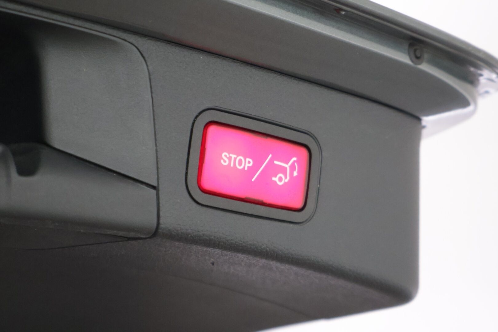 Mercedes-Benz C 2019 200 4Matic T A Business Avantgarde ** Lohko+sisäp / Facelift! / Multibeam LED / Vetokoukku / P.kamera / Sporttipenkit ** - Osta itsellesi tilava ja taloudellinen juuri merkkihuollettu C-sarjan Mercedes vetokoukulla, lohkolämmittimellä ja kahdella hyvällä rengassarjalla! 