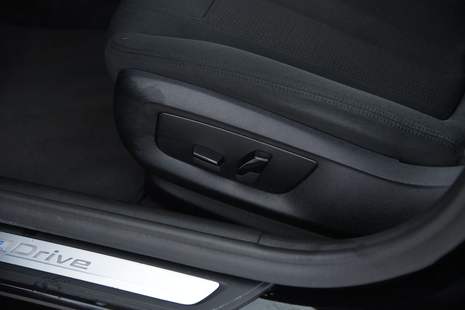 BMW 530 2019 G30 Sedan 530e A Charged Edition * 2.Om Suomiauto / P-Kamera / Prof.Navi / Ratinlämm. / Digimittari / Huippusiisti! * - Huollettu 10/25! / 2x Renkaat vanteineen!