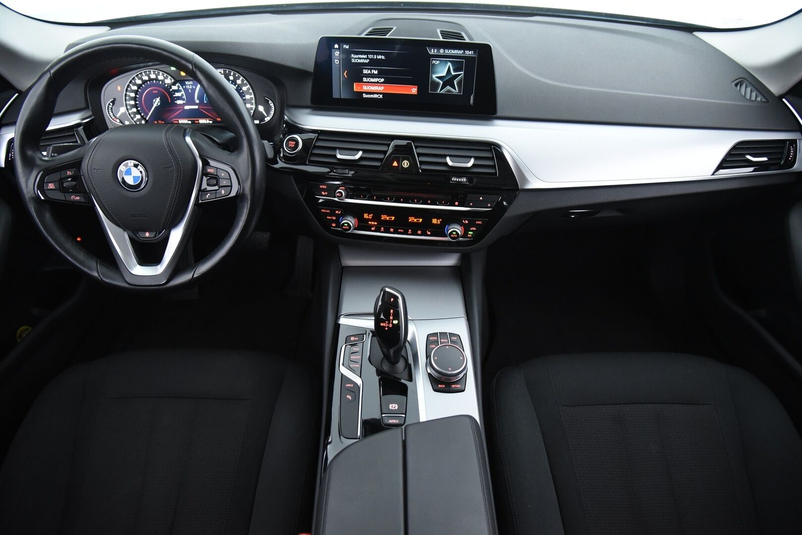 BMW 530 2019 G30 Sedan 530e A Charged Edition * 2.Om Suomiauto / P-Kamera / Prof.Navi / Ratinlämm. / Digimittari / Huippusiisti! * - Huollettu 10/25! / 2x Renkaat vanteineen!