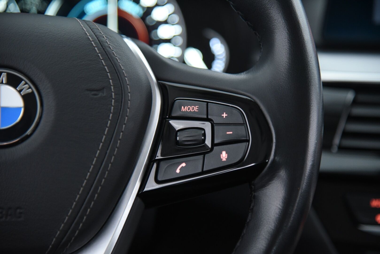 BMW 530 2019 G30 Sedan 530e A Charged Edition * 2.Om Suomiauto / P-Kamera / Prof.Navi / Ratinlämm. / Digimittari / Huippusiisti! * - Huollettu 10/25! / 2x Renkaat vanteineen!