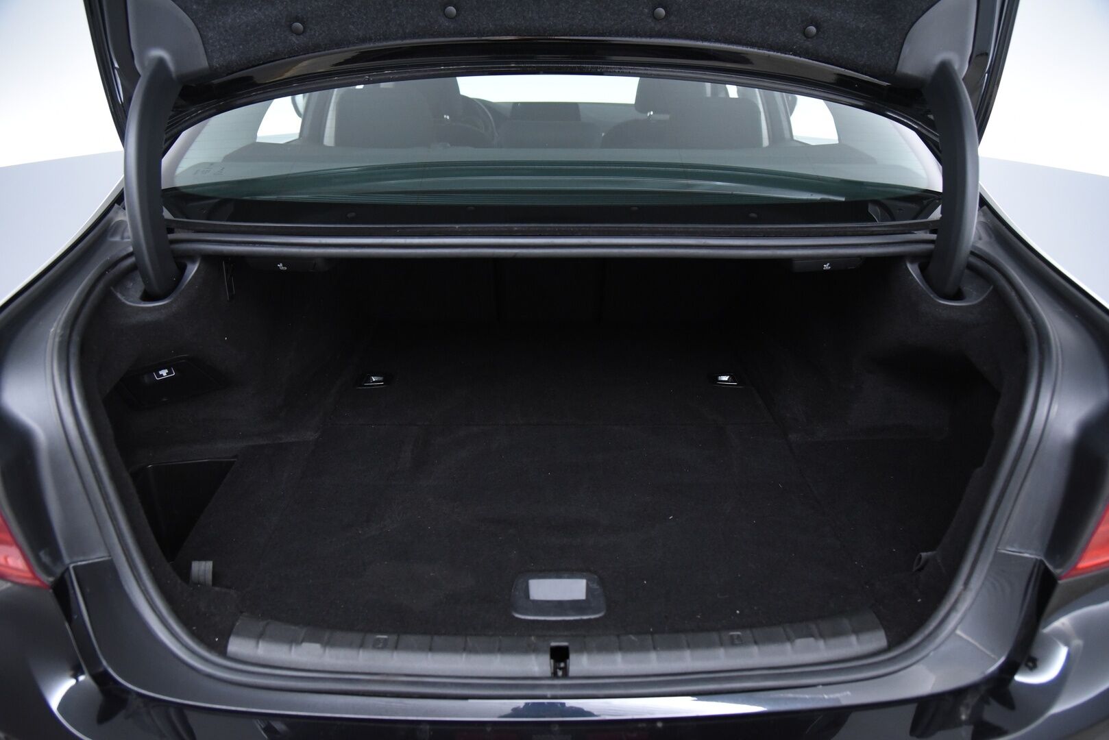 BMW 530 2019 G30 Sedan 530e A Charged Edition * 2.Om Suomiauto / P-Kamera / Prof.Navi / Ratinlämm. / Digimittari / Huippusiisti! * - Huollettu 10/25! / 2x Renkaat vanteineen!
