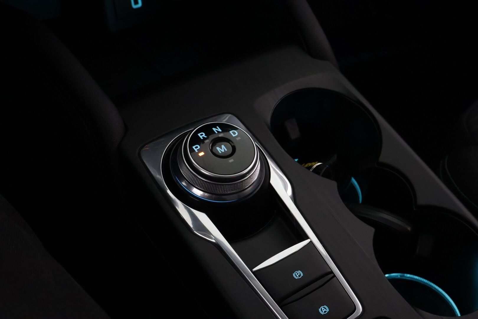 Ford Focus 2019 1,0 EcoBoost 125hv A8 Titanium Wagon * Webasto / Bang&Olufsen / Adapt.Vakkari / Navi / Adapt.LED / Kaistavahti - Suomiauto / 2x Renkaat aluvantein / Jakopää Ketjulla / Supervarusteet!