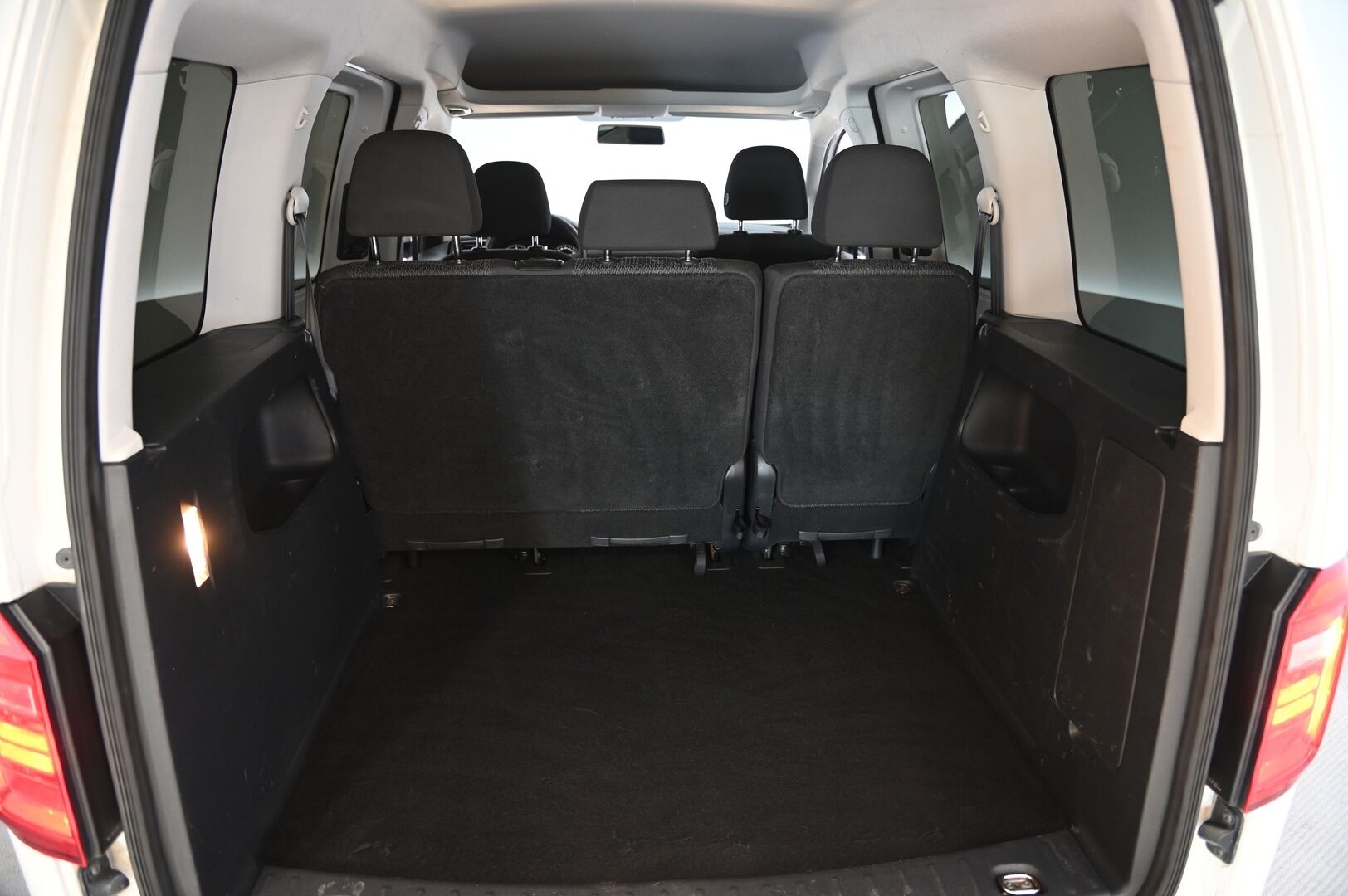 Volkswagen Caddy 2019 Trendline 2,0TDI 75 kW 5-Paik. - Webasto | Koukku | Vakkari | Bluetooth | 2x renkaat&vanteet | Suomi-auto