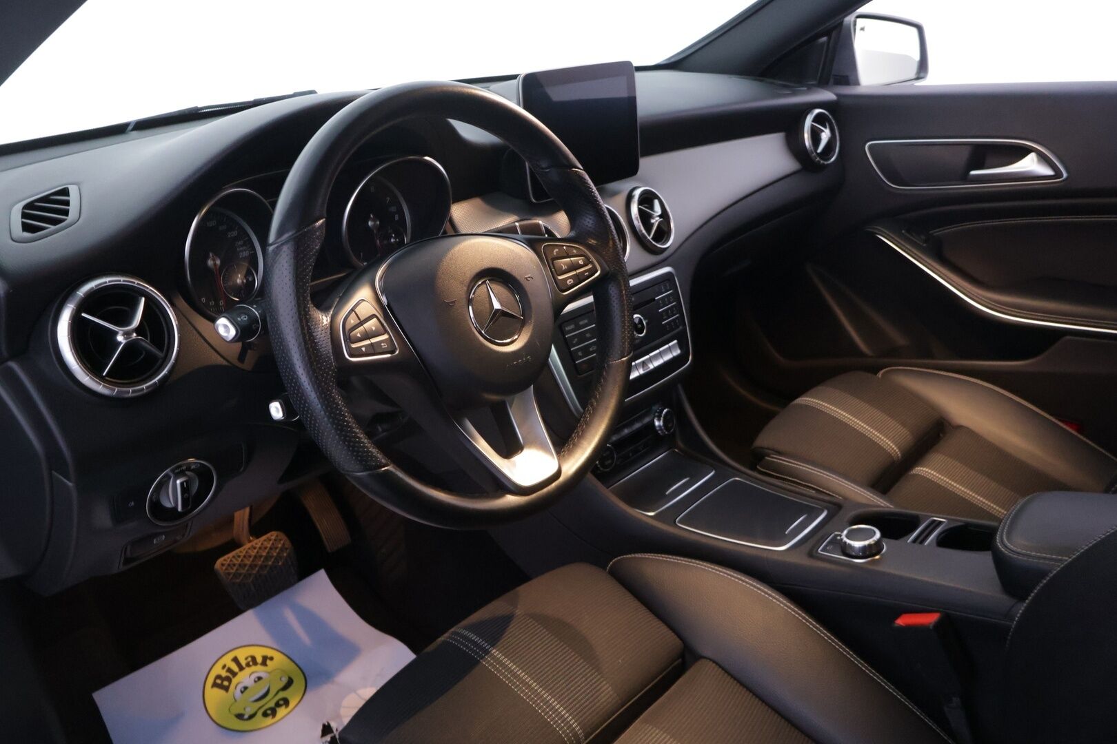 Mercedes-Benz CLA 2019 180 A Star Edition - * Vakionopeudensäädin | P-Kamera | Lohko + SisäP | Bluetooth | LED | 2x Alut *