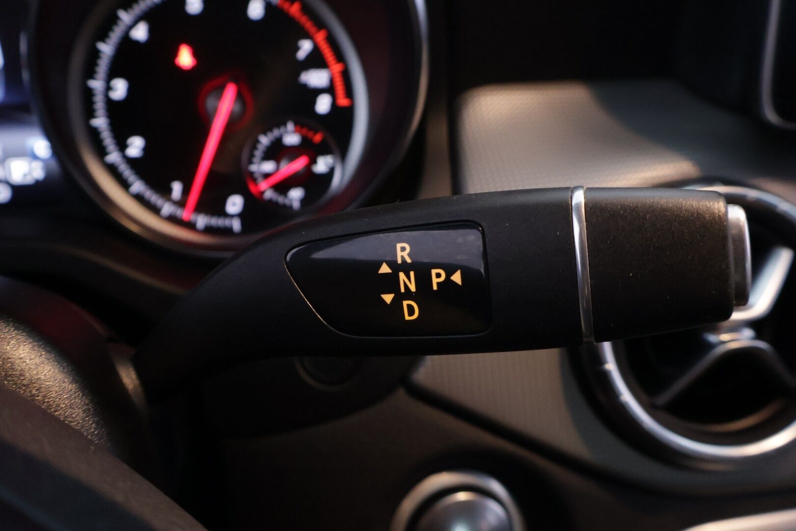 Mercedes-Benz CLA 2019 180 A Star Edition - * Vakionopeudensäädin | P-Kamera | Lohko + SisäP | Bluetooth | LED | 2x Alut *