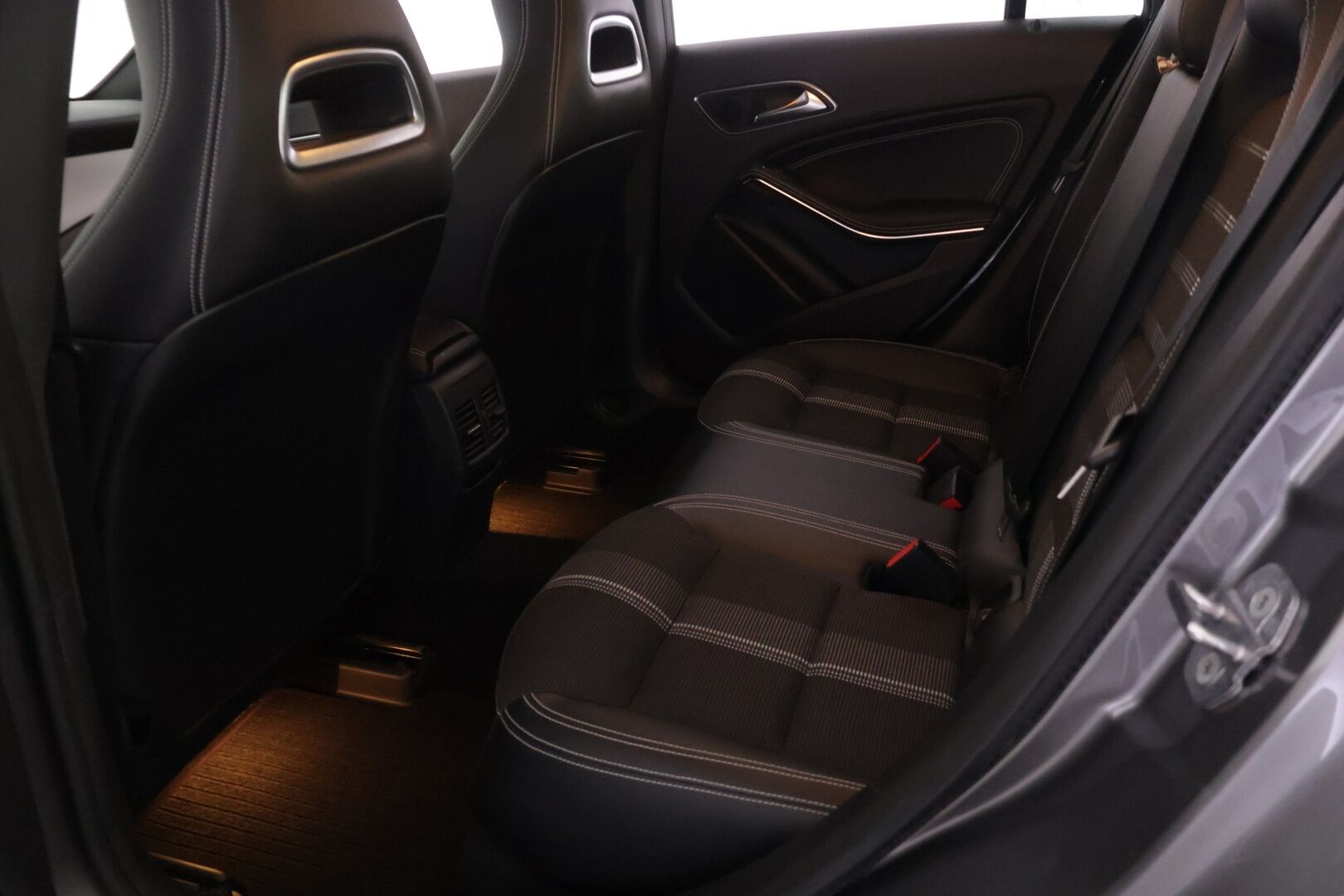 Mercedes-Benz CLA 2019 180 A Star Edition - * Vakionopeudensäädin | P-Kamera | Lohko + SisäP | Bluetooth | LED | 2x Alut *