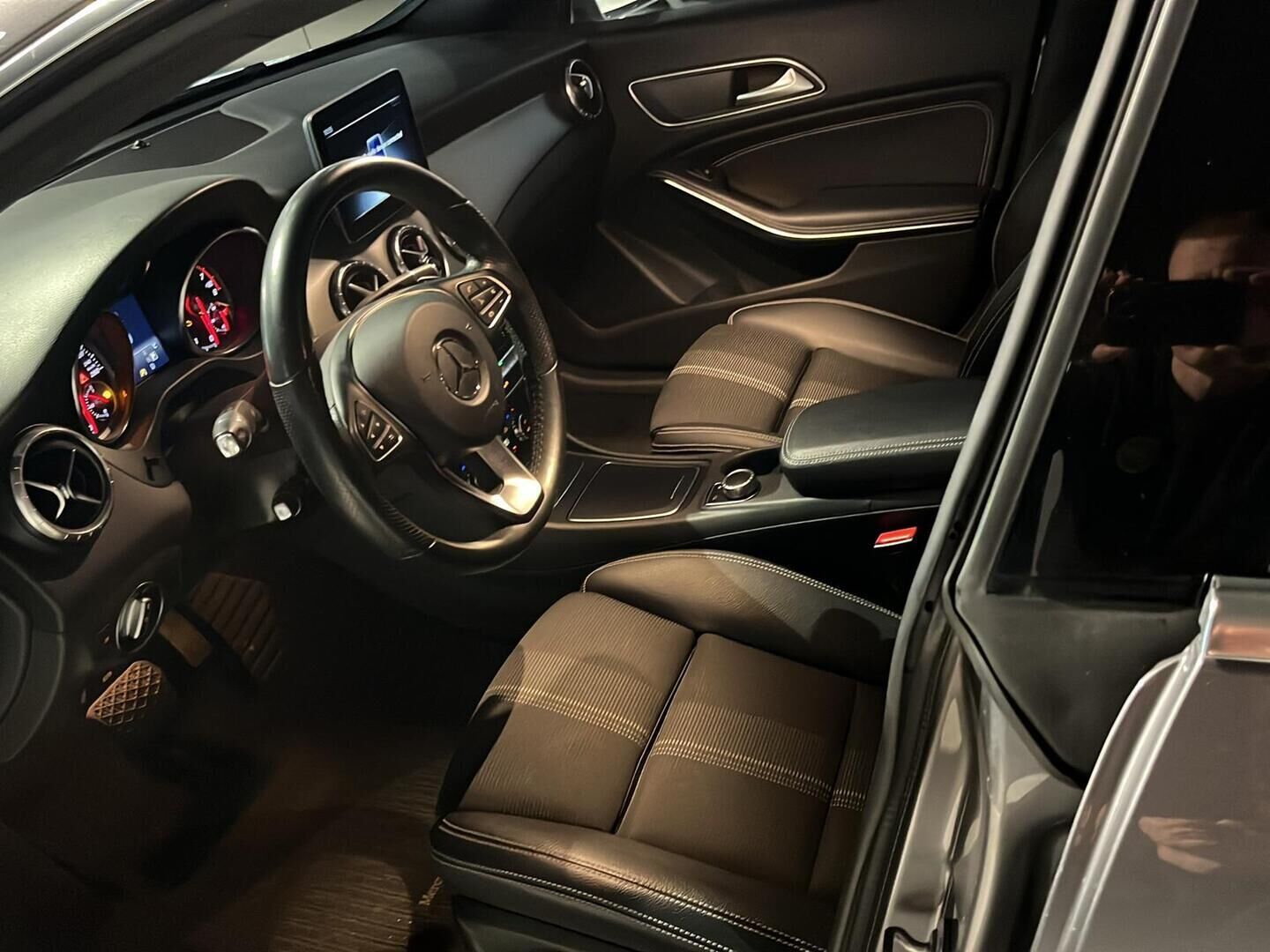 Mercedes-Benz CLA 2019 180 A Star Edition - * Vakionopeudensäädin | P-Kamera | Lohko + SisäP | Bluetooth | LED | 2x Alut *