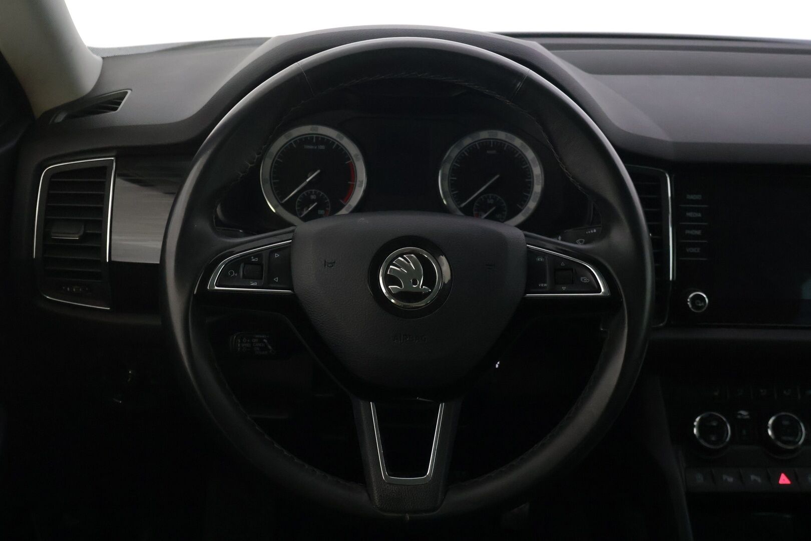Skoda Kodiaq 2019 2,0 TSI 4x4 Style DSG Autom. - | Webasto | Koukku | ACC | LED | Ratinlämmitin | Pysäköinti avustin | Canton | Suomi-auto|