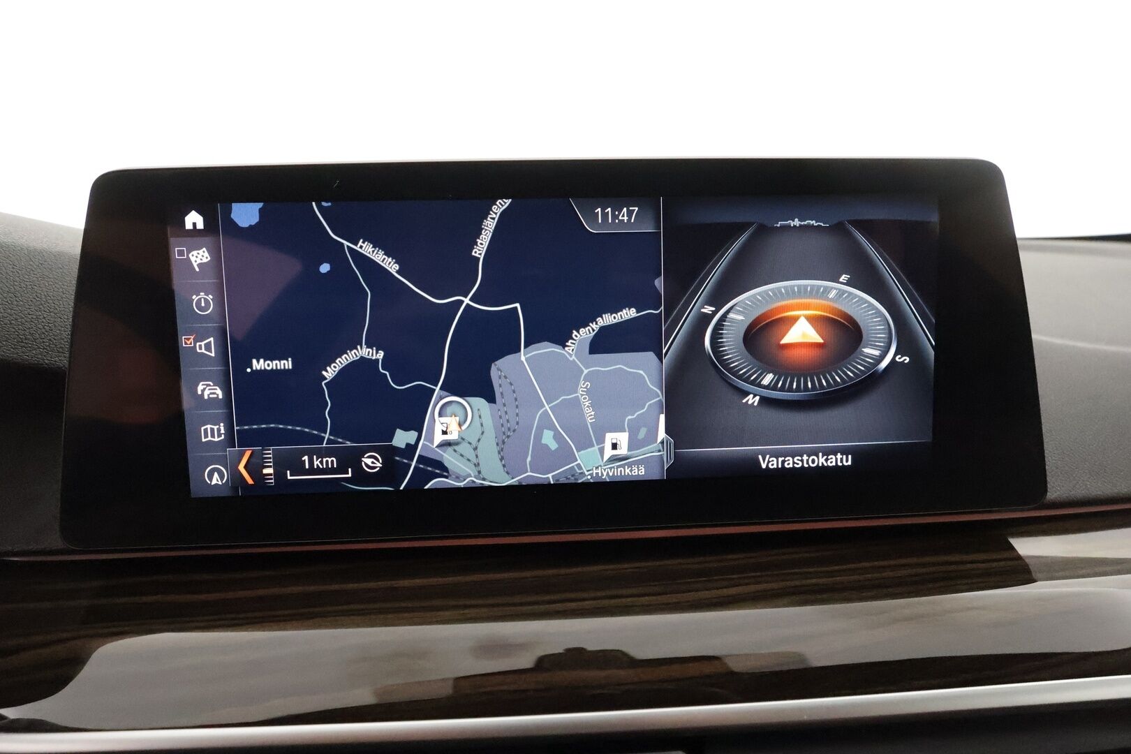 BMW 530 2017 G31 Touring 530d A xDrive Business - 3,99 % KORKOTARJOUS TÄHÄN AUTOON - Panorama / HUD / 360° Kamera / Webasto / Koukku / Sporttinahat /  Adapt. Vakkari / Adapt. LED / Kaistavahti / Navi / KeylessGO / 2x Renkaat