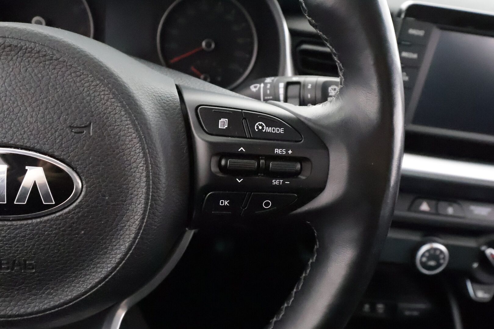 Kia Stonic 2019 1,0 T-GDI ISG 120hv LX DCT EcoDynamics - | Webasto | Vakkari | Lämm. ratti | Apple & Android | Bluetooth | Penkinlämmittimet | Ilmastointi | Huoltokirja | 2x renkaat | 