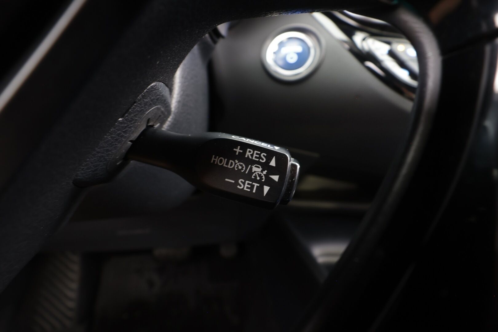 Toyota C-HR 2019 1,8 Hybrid Active Edition - | ACC | Koukku | Lohko+Sisä | P.Kamera | Navi | LED-lisä | Kaistavahti | Keyless | Suomi-auto | Kahdet renkaat aluvanteilla | Merkkihuollettu | 