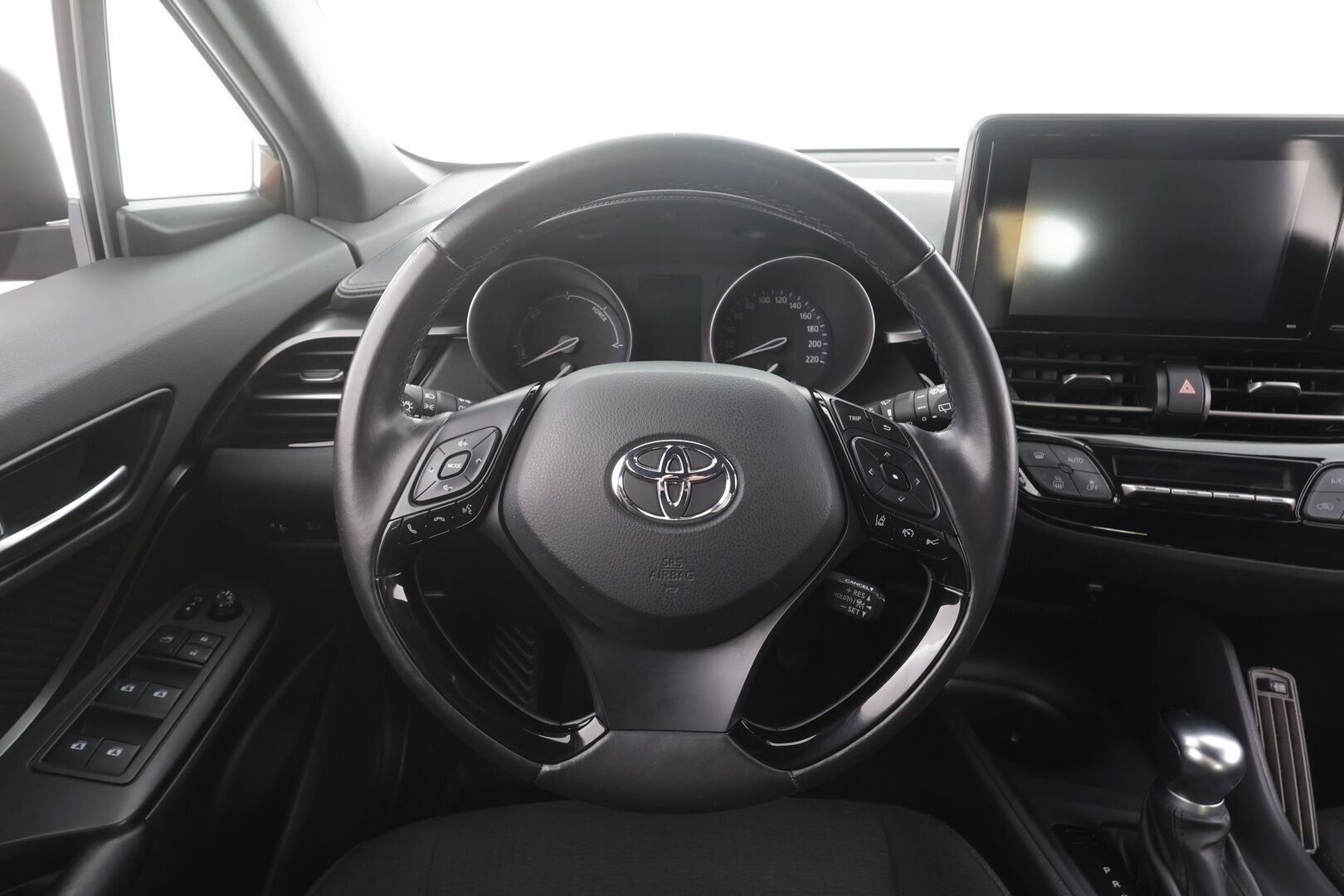 Toyota C-HR 2019 1,8 Hybrid Active Edition - | ACC | Koukku | Lohko+Sisä | P.Kamera | Navi | LED-lisä | Kaistavahti | Keyless | Suomi-auto | Kahdet renkaat aluvanteilla | Merkkihuollettu | 