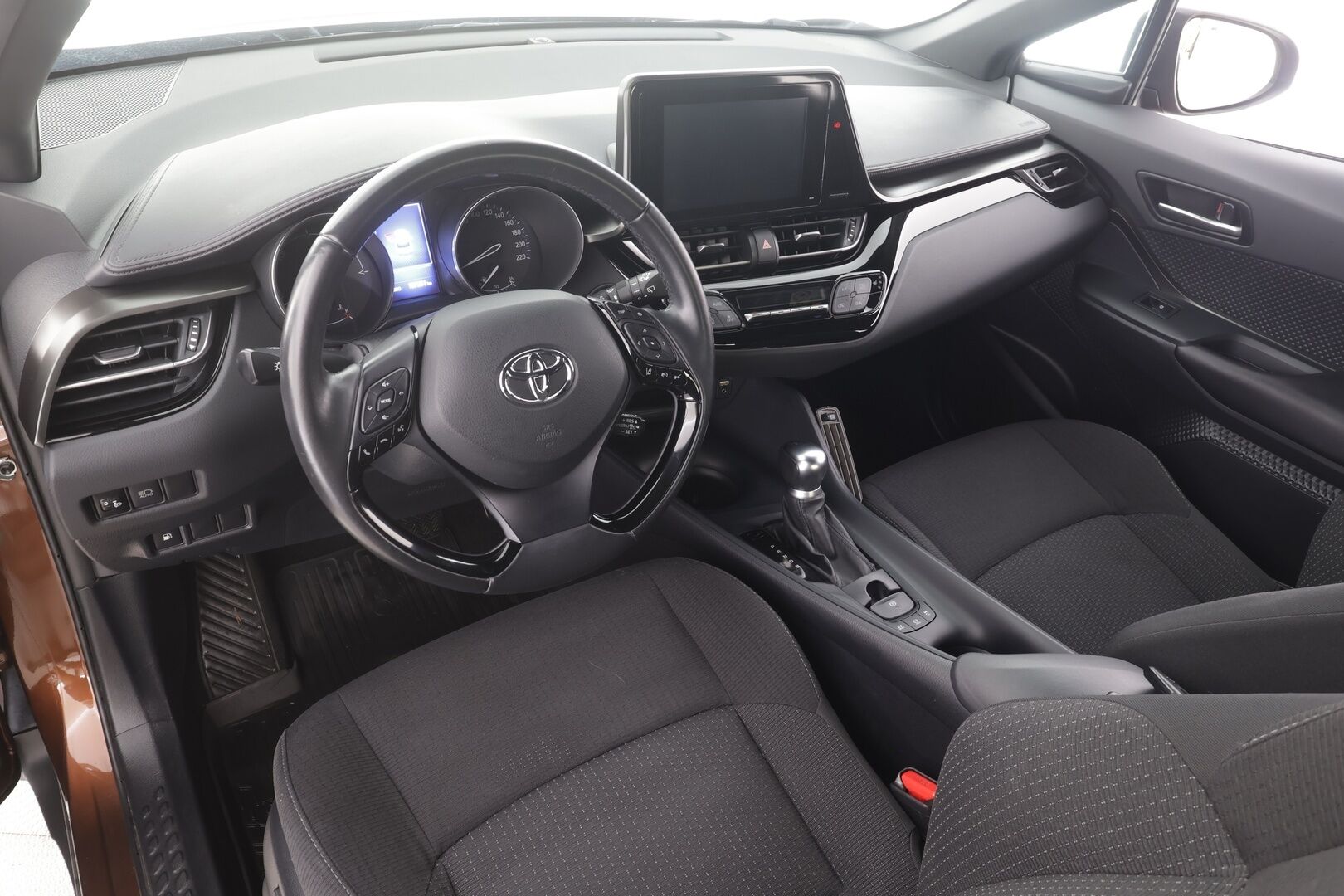 Toyota C-HR 2019 1,8 Hybrid Active Edition - | ACC | Koukku | Lohko+Sisä | P.Kamera | Navi | LED-lisä | Kaistavahti | Keyless | Suomi-auto | Kahdet renkaat aluvanteilla | Merkkihuollettu | 