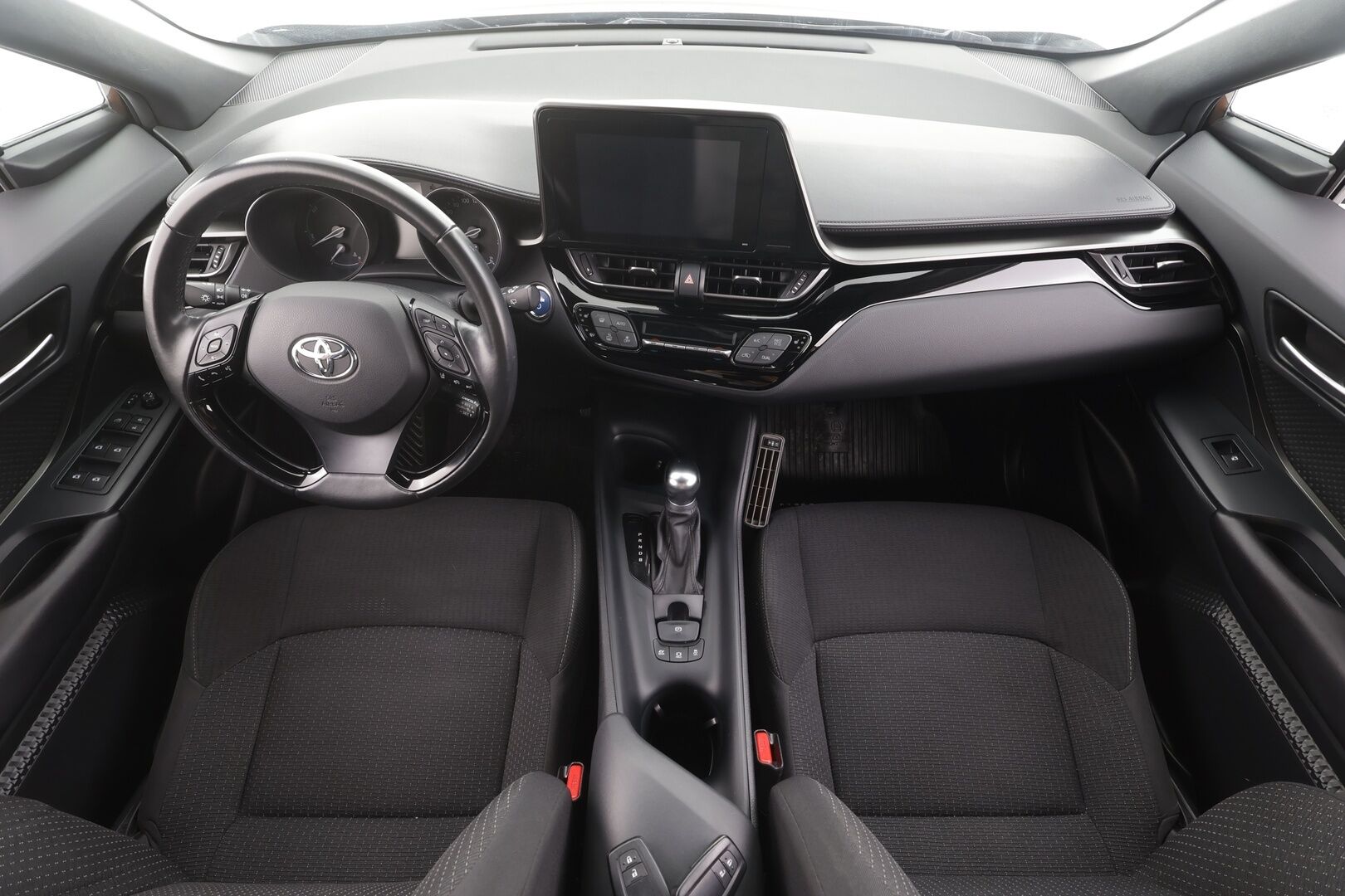 Toyota C-HR 2019 1,8 Hybrid Active Edition - | ACC | Koukku | Lohko+Sisä | P.Kamera | Navi | LED-lisä | Kaistavahti | Keyless | Suomi-auto | Kahdet renkaat aluvanteilla | Merkkihuollettu | 