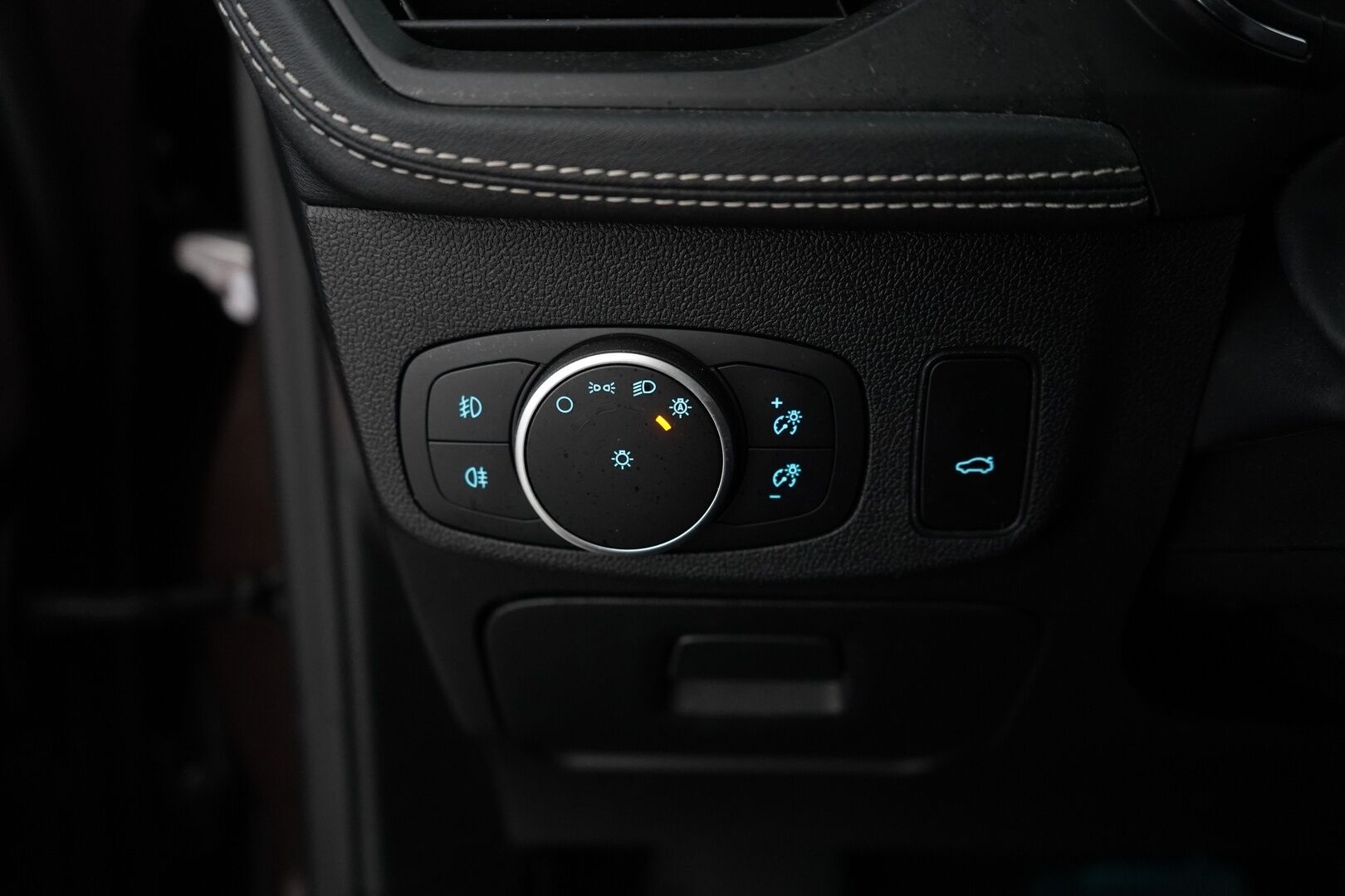 Ford Focus 2019 1,5 EcoBoost 182hv A8 Vignale Wagon * ACC / Lohkolämmitin / Kamera / Navi / Ratinlämmitin / B&O * - Suomi-auto / Kahdet OEM vanteet / Viimeisin huolto 137tkm!