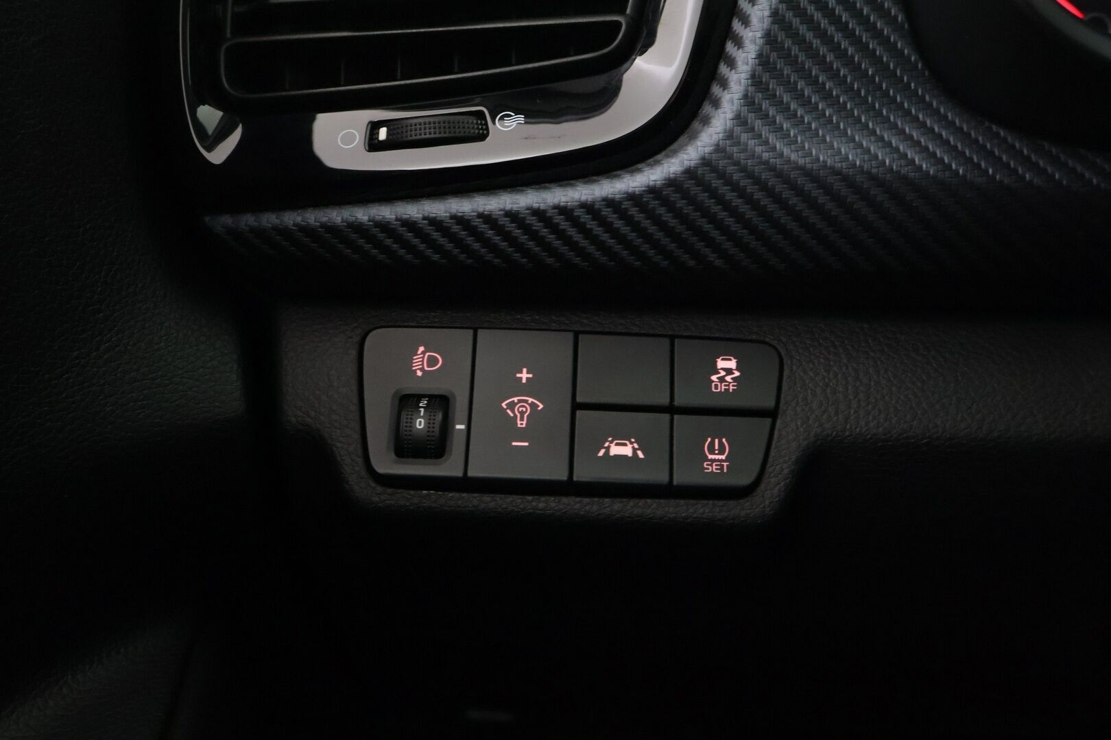 Kia Rio 2019 1,0 T-GDI ISG 120hv GT-Line DCT EcoDynamics - Vakkari / P-kamera / Kaistavahti / Puolinahka Sporttipenkit / Ratinlämmitin / 2x Renkaat Aluvanteilla / Apple&Android
