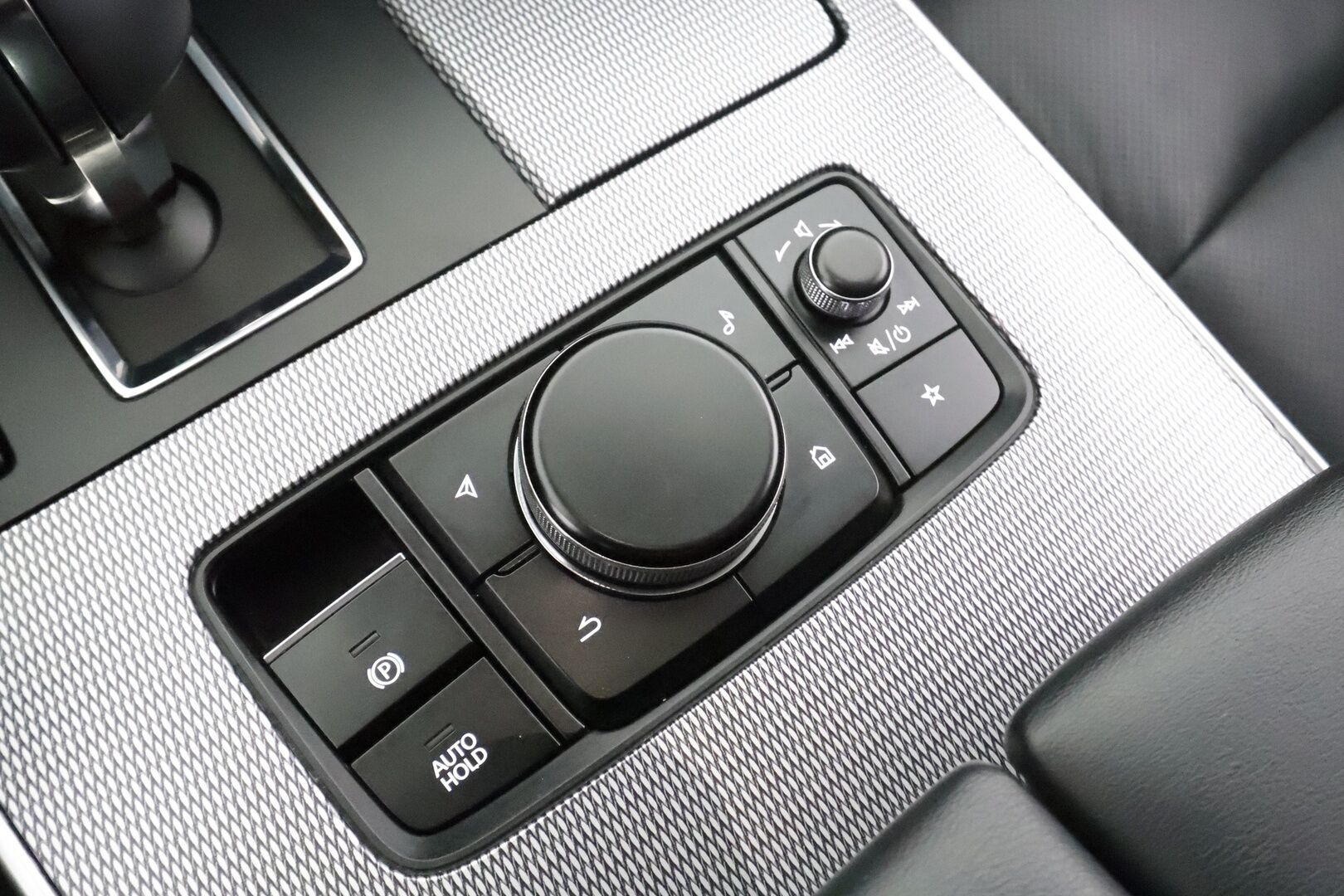 Mazda CX-60 2023 2.5 PHEV 8AT AWD Homura Driver Assistance * ACC / HUD / P.kamera / LED / Navi / Koukku / KeylessGo * - 1.Om Suomi-auto / Akku kuntotarkastettu / Kahdet renkaat aluvanteilla