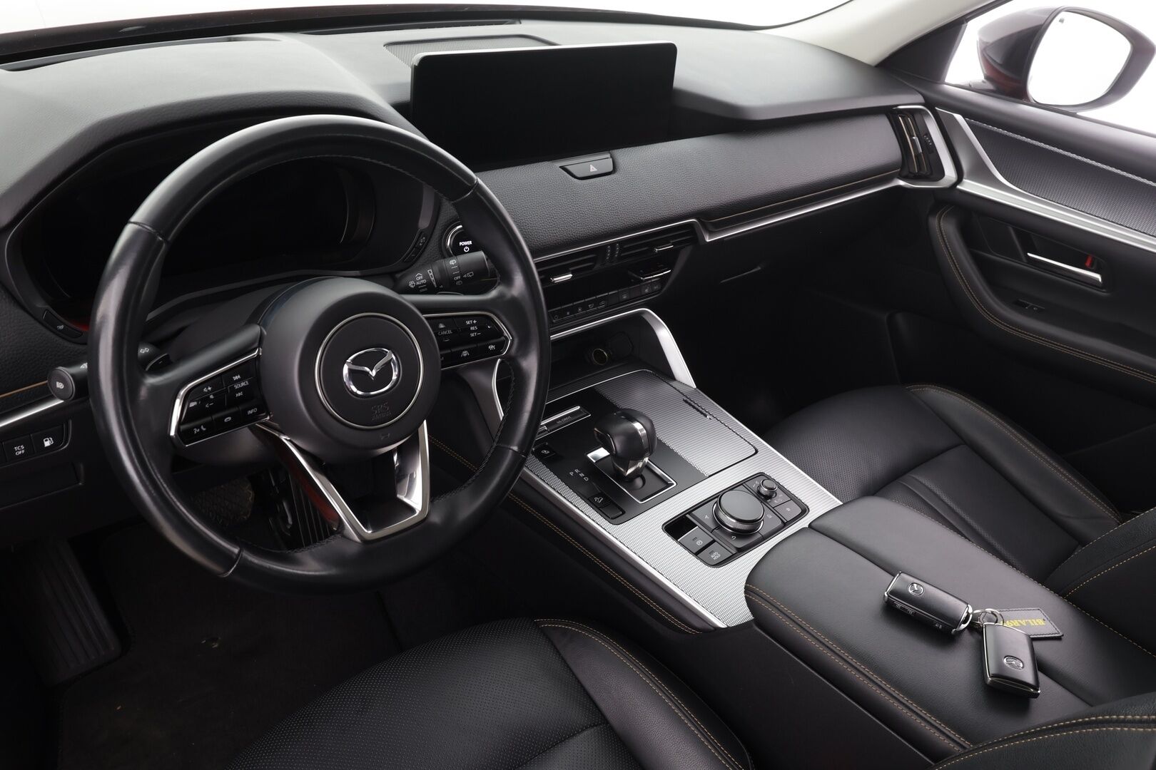 Mazda CX-60 2023 2.5 PHEV 8AT AWD Homura Driver Assistance * ACC / HUD / P.kamera / LED / Navi / Koukku / KeylessGo * - 1.Om Suomi-auto / Akku kuntotarkastettu / Kahdet renkaat aluvanteilla