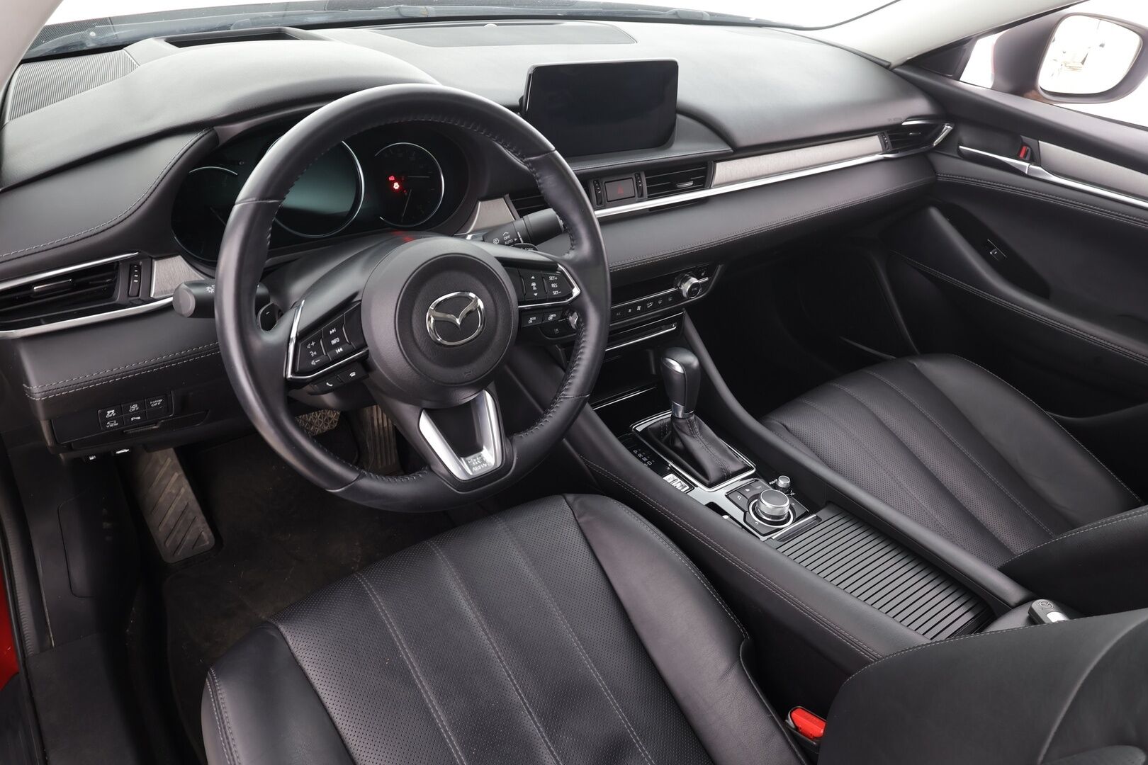 Mazda Mazda6 2019 Sedan 2,5 (194) SKYACTIV-G Luxury Business 6AT  * ACC / 360° / LED / Navi / Muistipenkki / Bose / Lohko+Sisä * - Ilmastoidut nahat / KeylessGo / HUD / Kahdet renkaat aluvanteilla / Merkkihuollettu