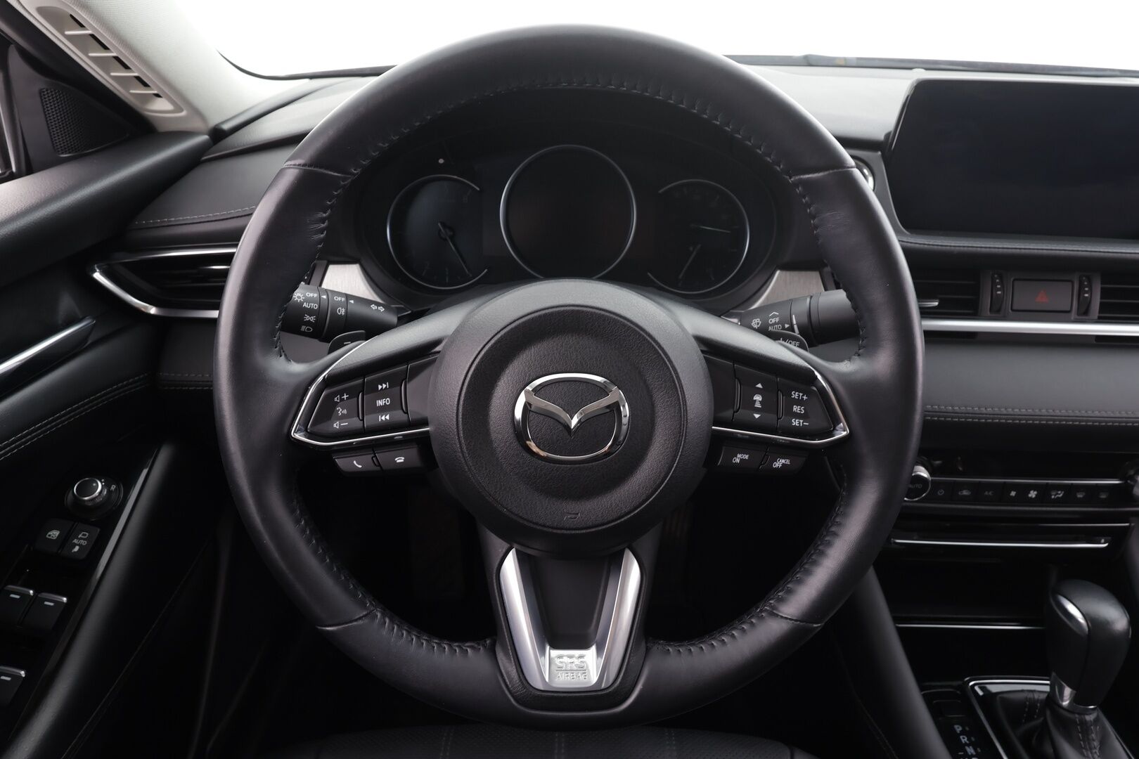 Mazda Mazda6 2019 Sedan 2,5 (194) SKYACTIV-G Luxury Business 6AT  * ACC / 360° / LED / Navi / Muistipenkki / Bose / Lohko+Sisä * - Ilmastoidut nahat / KeylessGo / HUD / Kahdet renkaat aluvanteilla / Merkkihuollettu