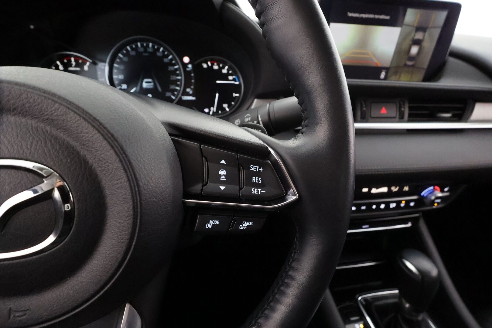 Mazda Mazda6 2019 Sedan 2,5 (194) SKYACTIV-G Luxury Business 6AT  * ACC / 360° / LED / Navi / Muistipenkki / Bose / Lohko+Sisä * - Ilmastoidut nahat / KeylessGo / HUD / Kahdet renkaat aluvanteilla / Merkkihuollettu