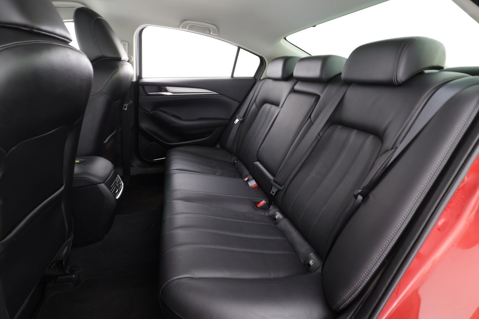 Mazda Mazda6 2019 Sedan 2,5 (194) SKYACTIV-G Luxury Business 6AT  * ACC / 360° / LED / Navi / Muistipenkki / Bose / Lohko+Sisä * - Ilmastoidut nahat / KeylessGo / HUD / Kahdet renkaat aluvanteilla / Merkkihuollettu