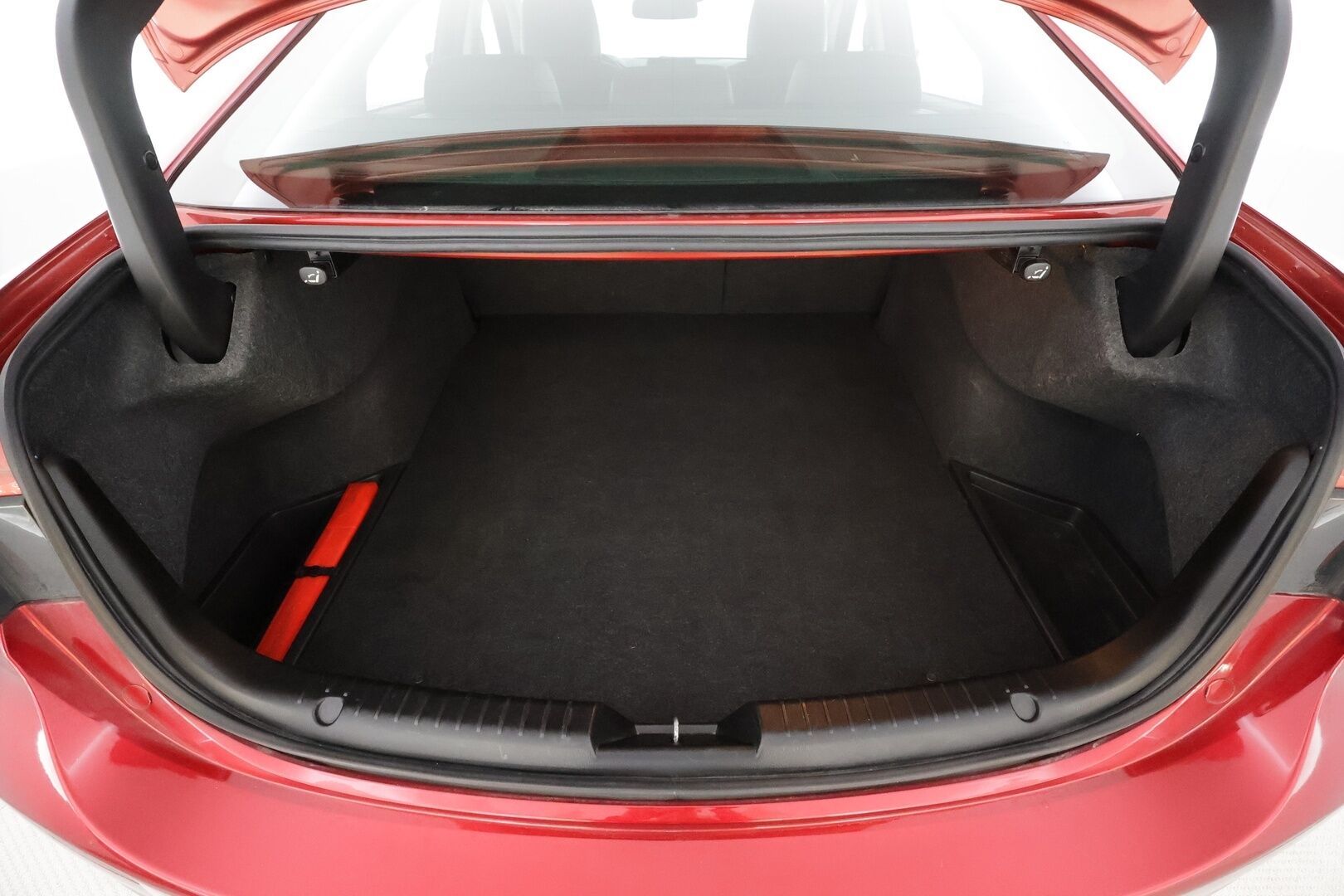 Mazda Mazda6 2019 Sedan 2,5 (194) SKYACTIV-G Luxury Business 6AT  * ACC / 360° / LED / Navi / Muistipenkki / Bose / Lohko+Sisä * - Ilmastoidut nahat / KeylessGo / HUD / Kahdet renkaat aluvanteilla / Merkkihuollettu