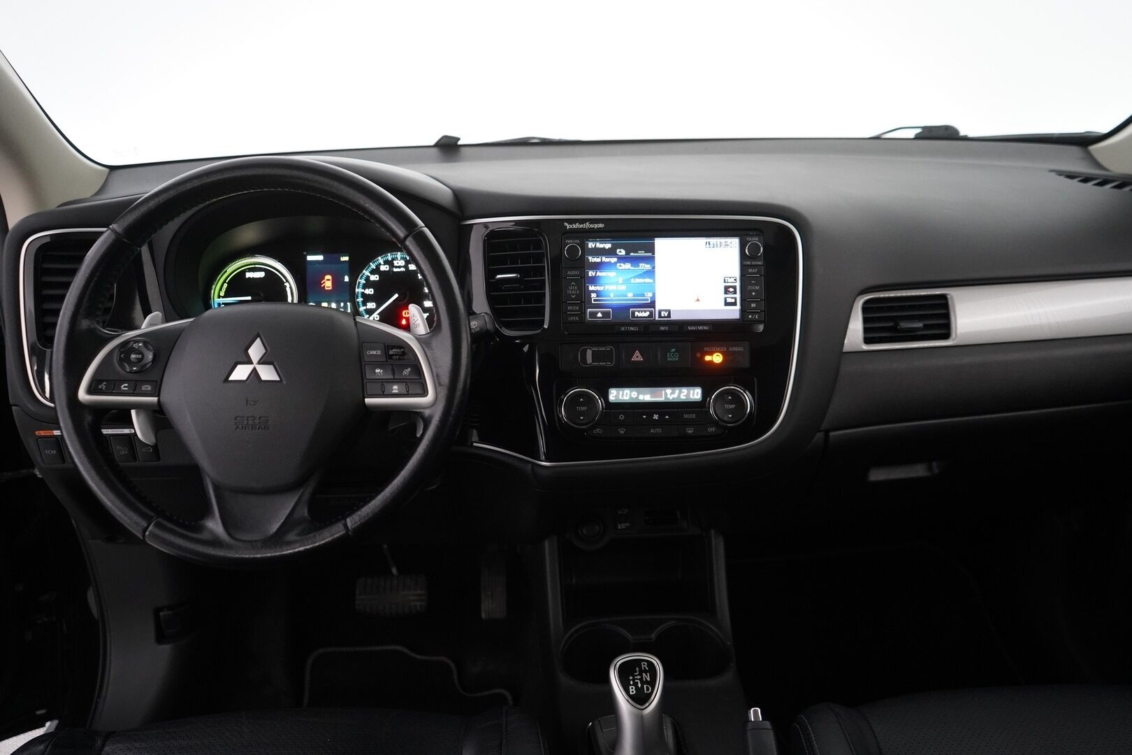 Mitsubishi Outlander PHEV 2014 ACC / Nahat / Kamera / Rockford / Kattoluukku / Koukku / S.penkki* - YritysOutlet - Myydään vain yrityksille - – Tämä auto myydään YritysOutlet -valikoimasta vain yritykselle