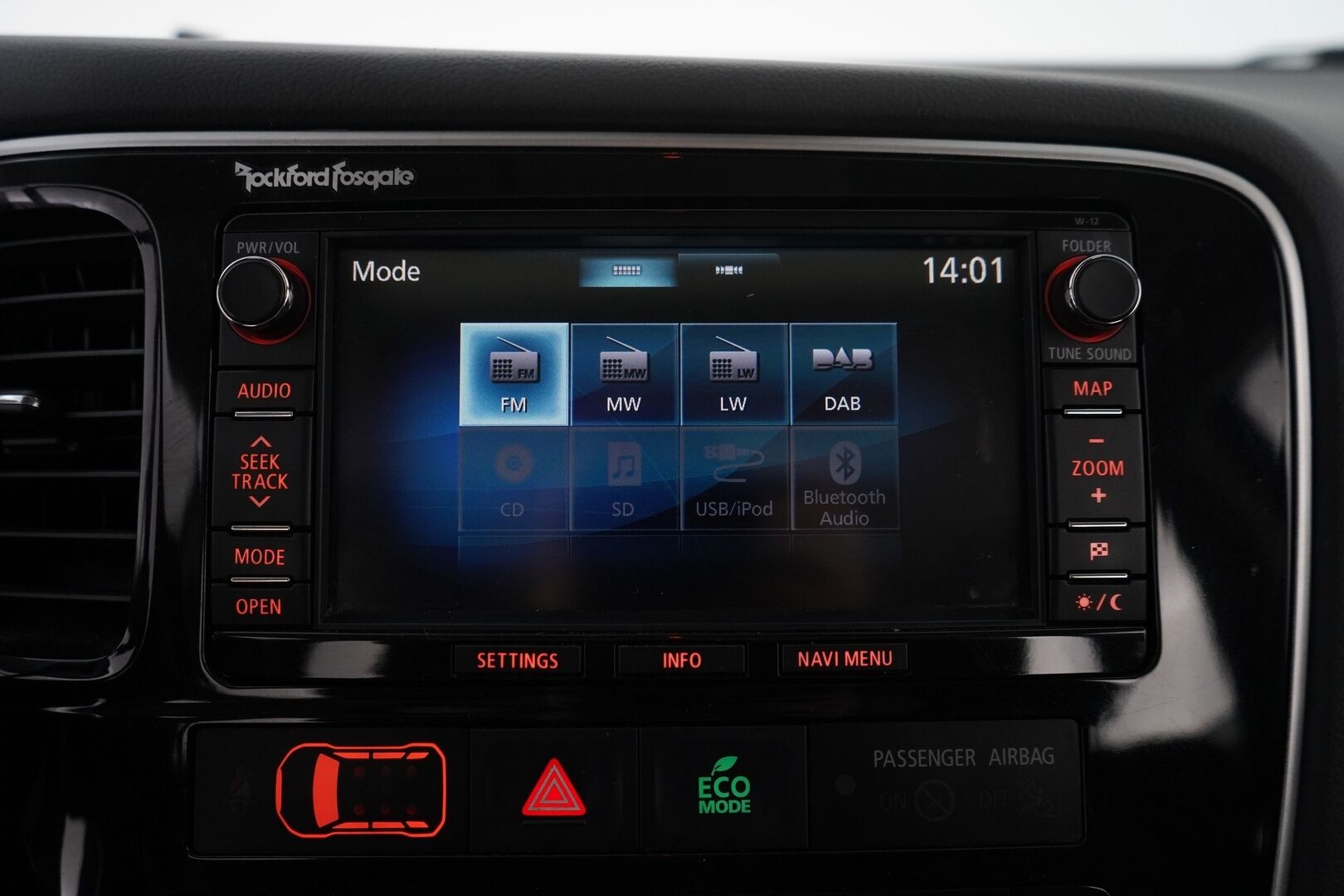 Mitsubishi Outlander PHEV 2014 ACC / Nahat / Kamera / Rockford / Kattoluukku / Koukku / S.penkki* - YritysOutlet - Myydään vain yrityksille - – Tämä auto myydään YritysOutlet -valikoimasta vain yritykselle