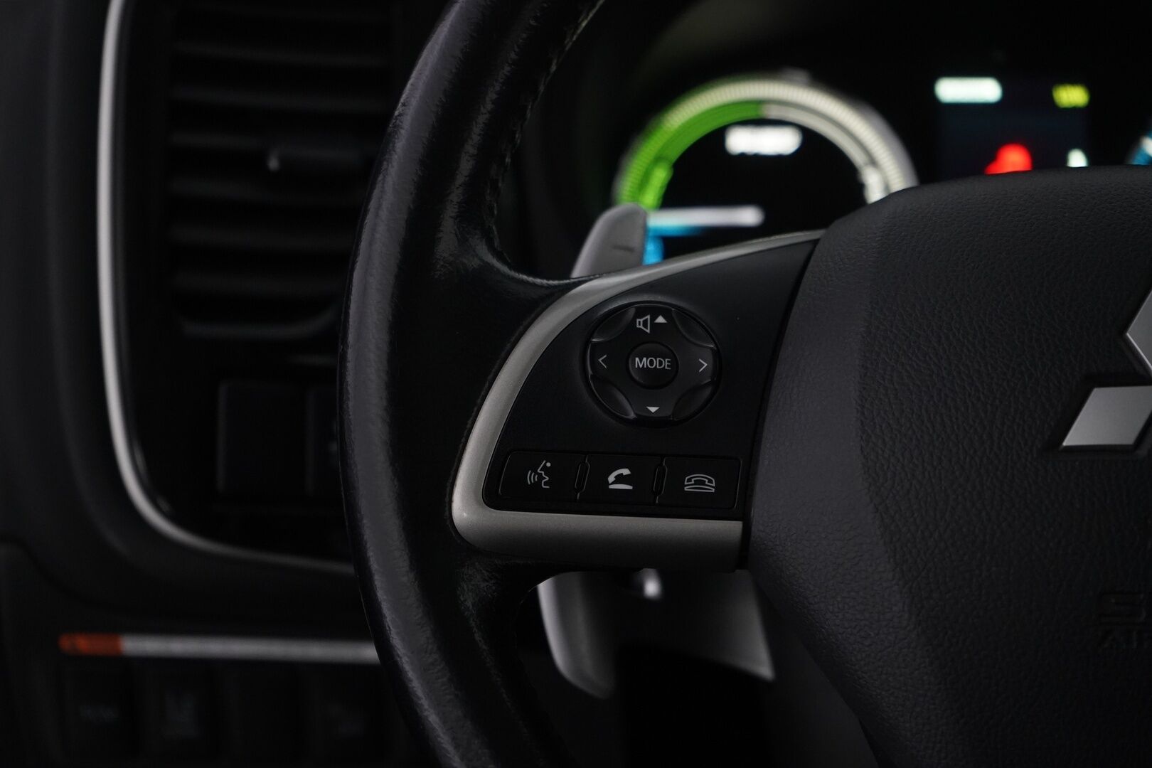 Mitsubishi Outlander PHEV 2014 ACC / Nahat / Kamera / Rockford / Kattoluukku / Koukku / S.penkki* - YritysOutlet - Myydään vain yrityksille - – Tämä auto myydään YritysOutlet -valikoimasta vain yritykselle