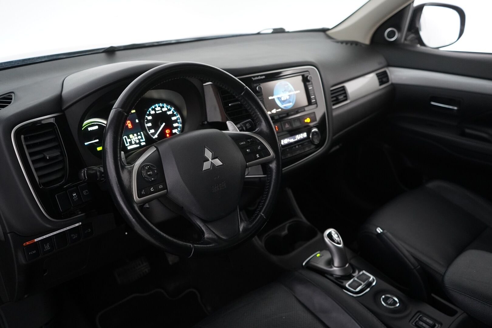 Mitsubishi Outlander PHEV 2014 ACC / Nahat / Kamera / Rockford / Kattoluukku / Koukku / S.penkki* - YritysOutlet - Myydään vain yrityksille - – Tämä auto myydään YritysOutlet -valikoimasta vain yritykselle