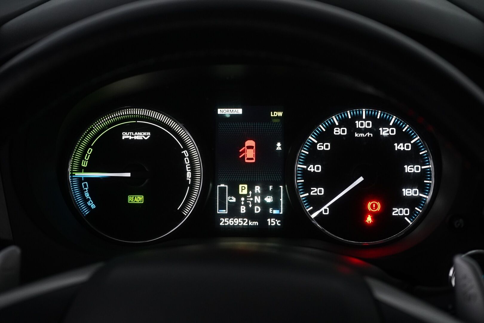 Mitsubishi Outlander PHEV 2014 ACC / Nahat / Kamera / Rockford / Kattoluukku / Koukku / S.penkki* - YritysOutlet - Myydään vain yrityksille - – Tämä auto myydään YritysOutlet -valikoimasta vain yritykselle