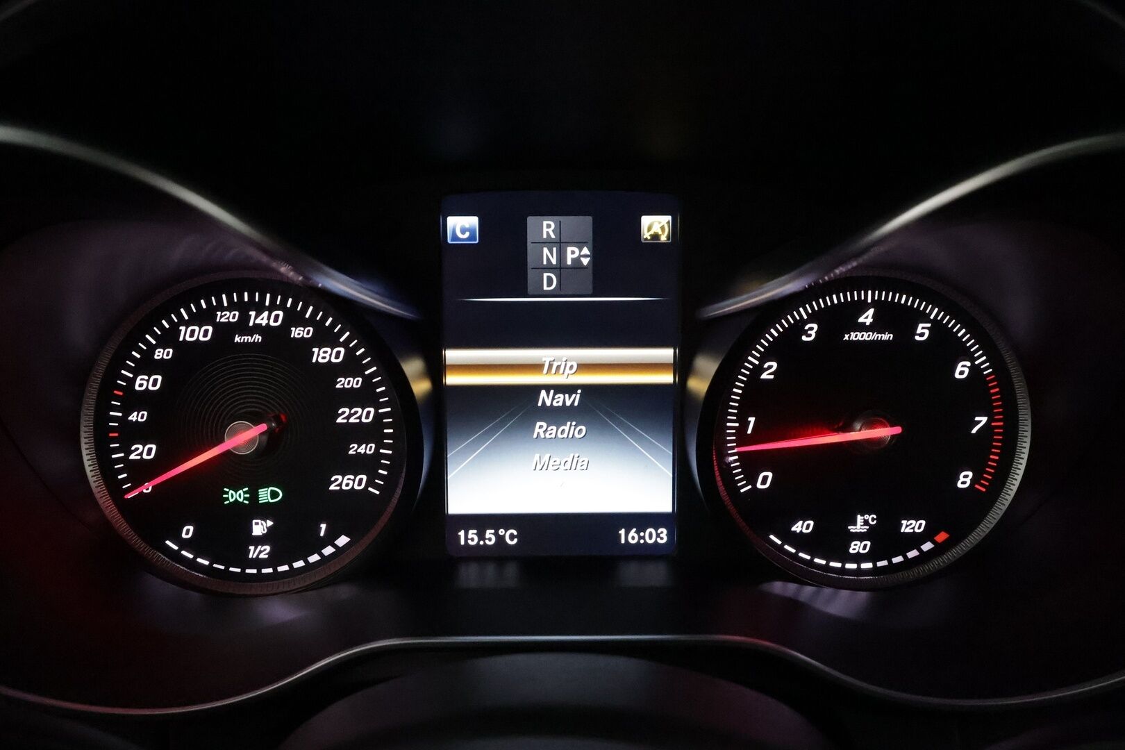 Mercedes-Benz C 2016 C 180 A AMG Premium Edition *Night-paketti / LED High Performance / Vakkari / Nahkasisusta / P.tutkat / Lohkolämmitin* - Alkuperäinen kattoboksi! 